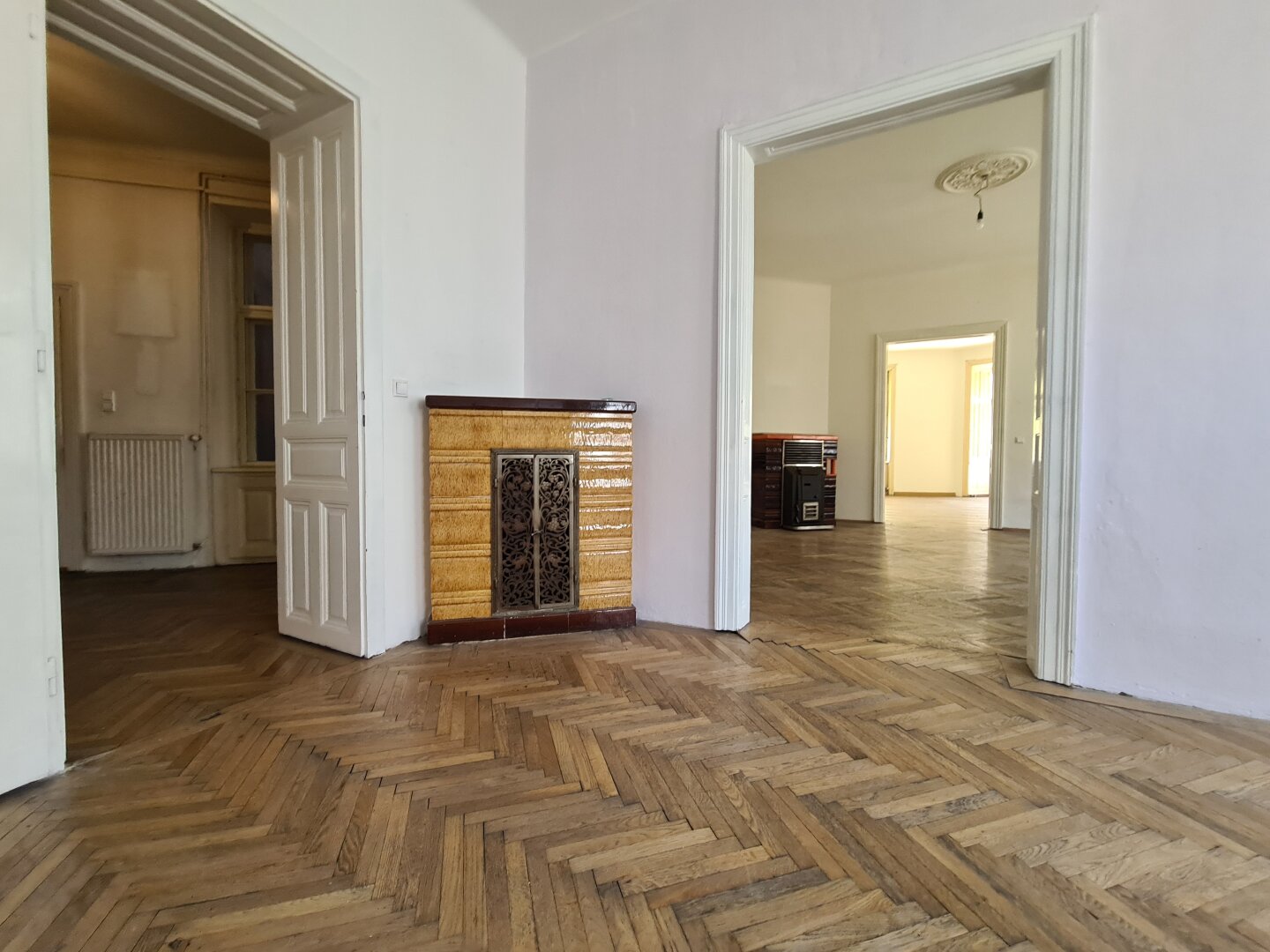 2er-WG Altbau bei U6 Gumpendorferstraße