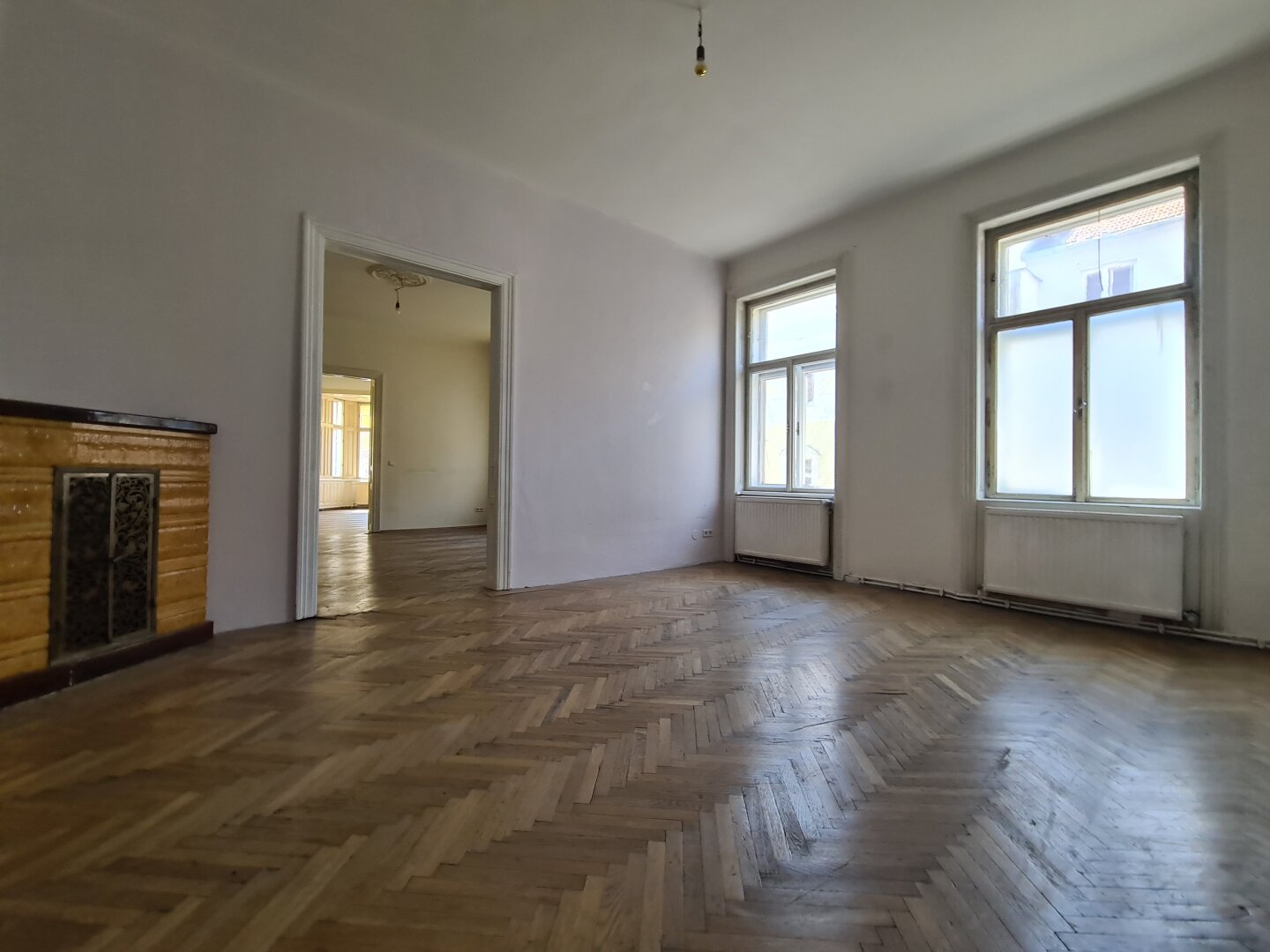 2er-WG Altbau bei U6 Gumpendorferstraße