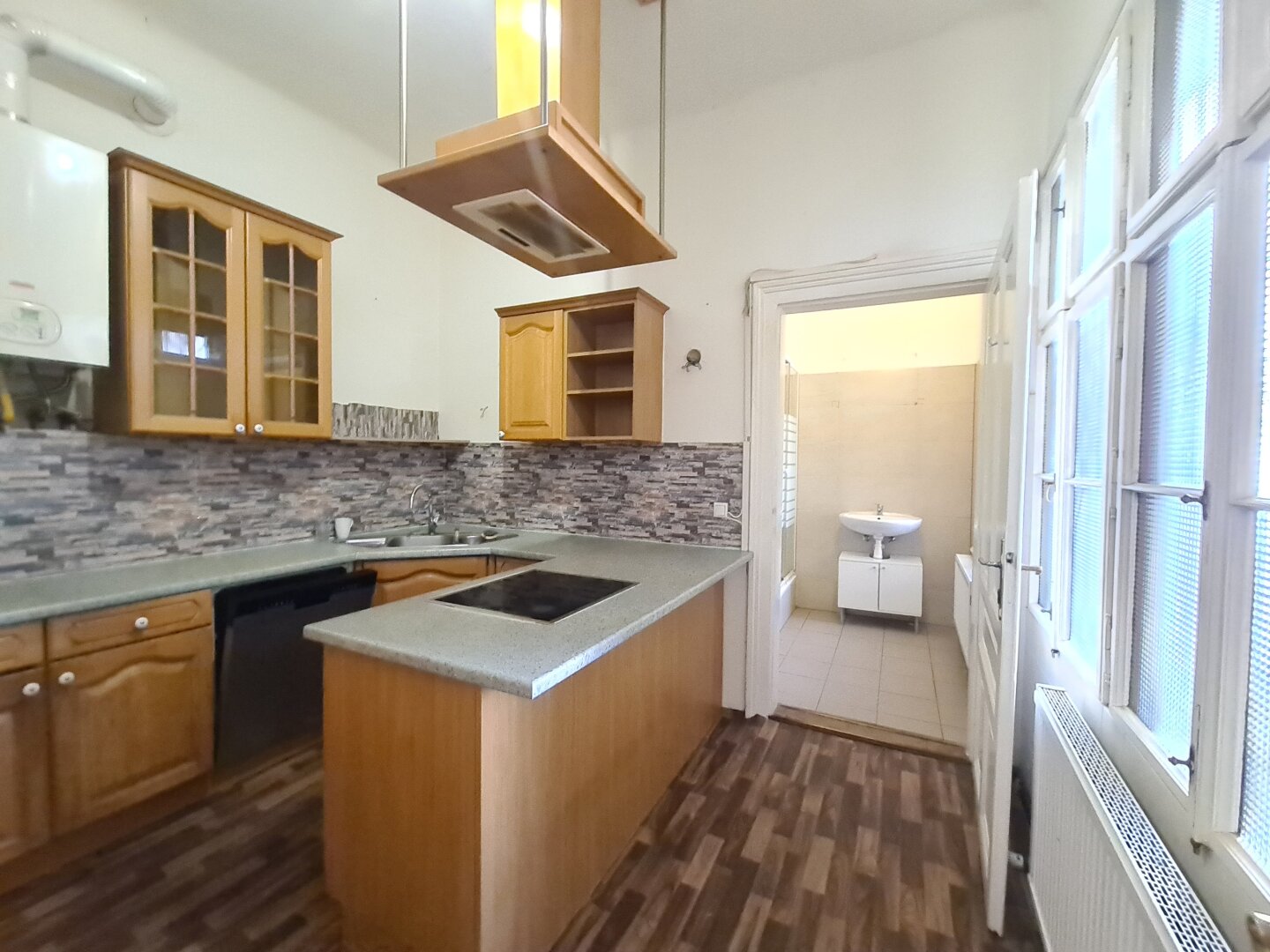 2er-WG Altbau bei U6 Gumpendorferstraße