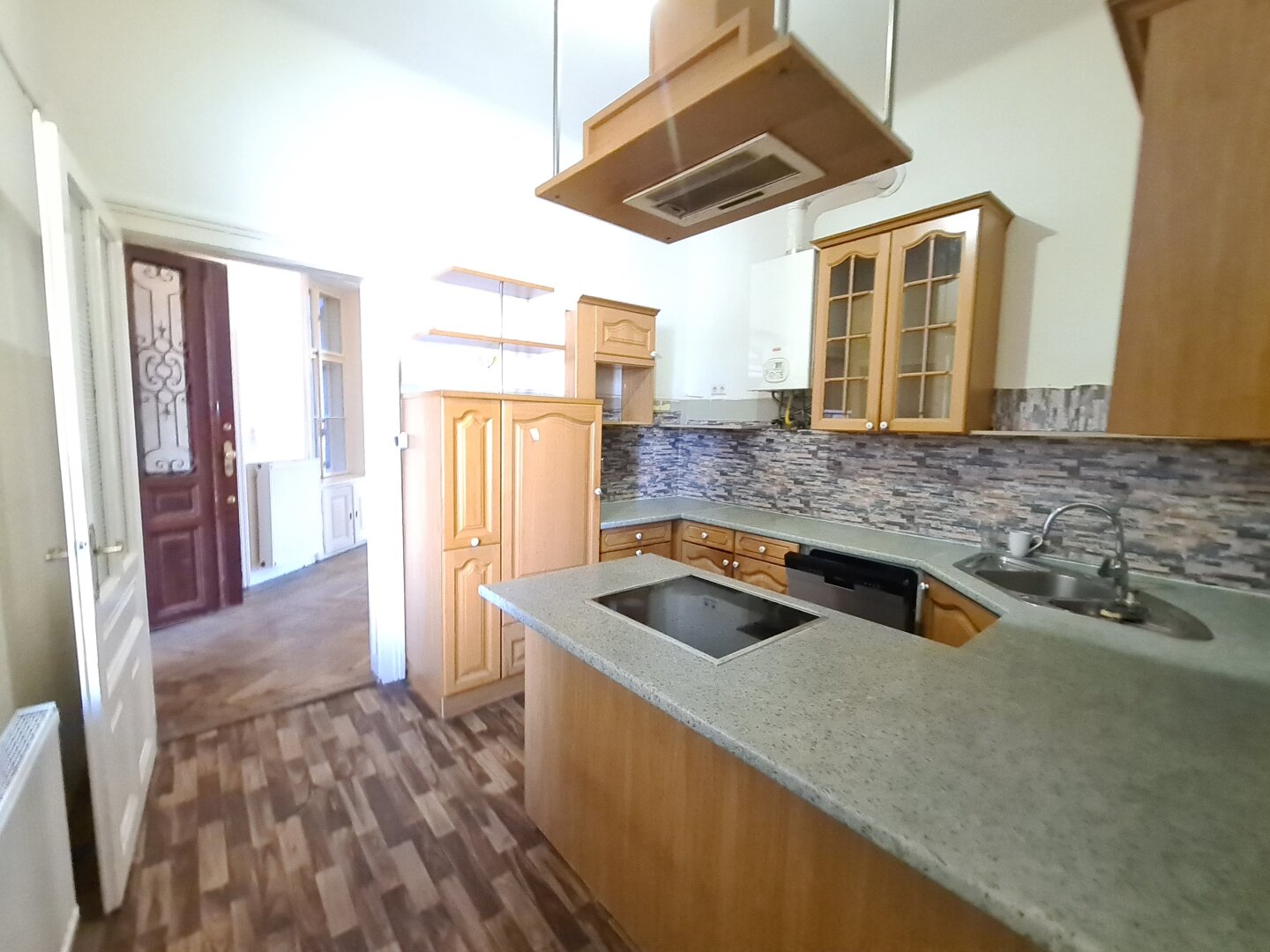 2er-WG Altbau bei U6 Gumpendorferstraße