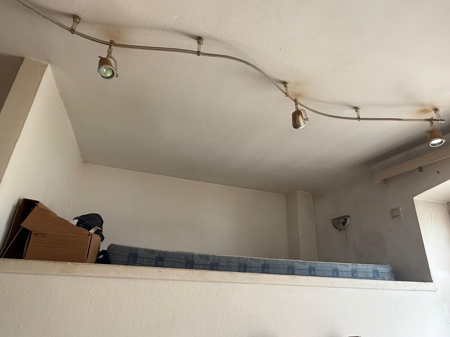 Altbau zum Renovieren | U3 Johnstraße | 2 Zimmer
