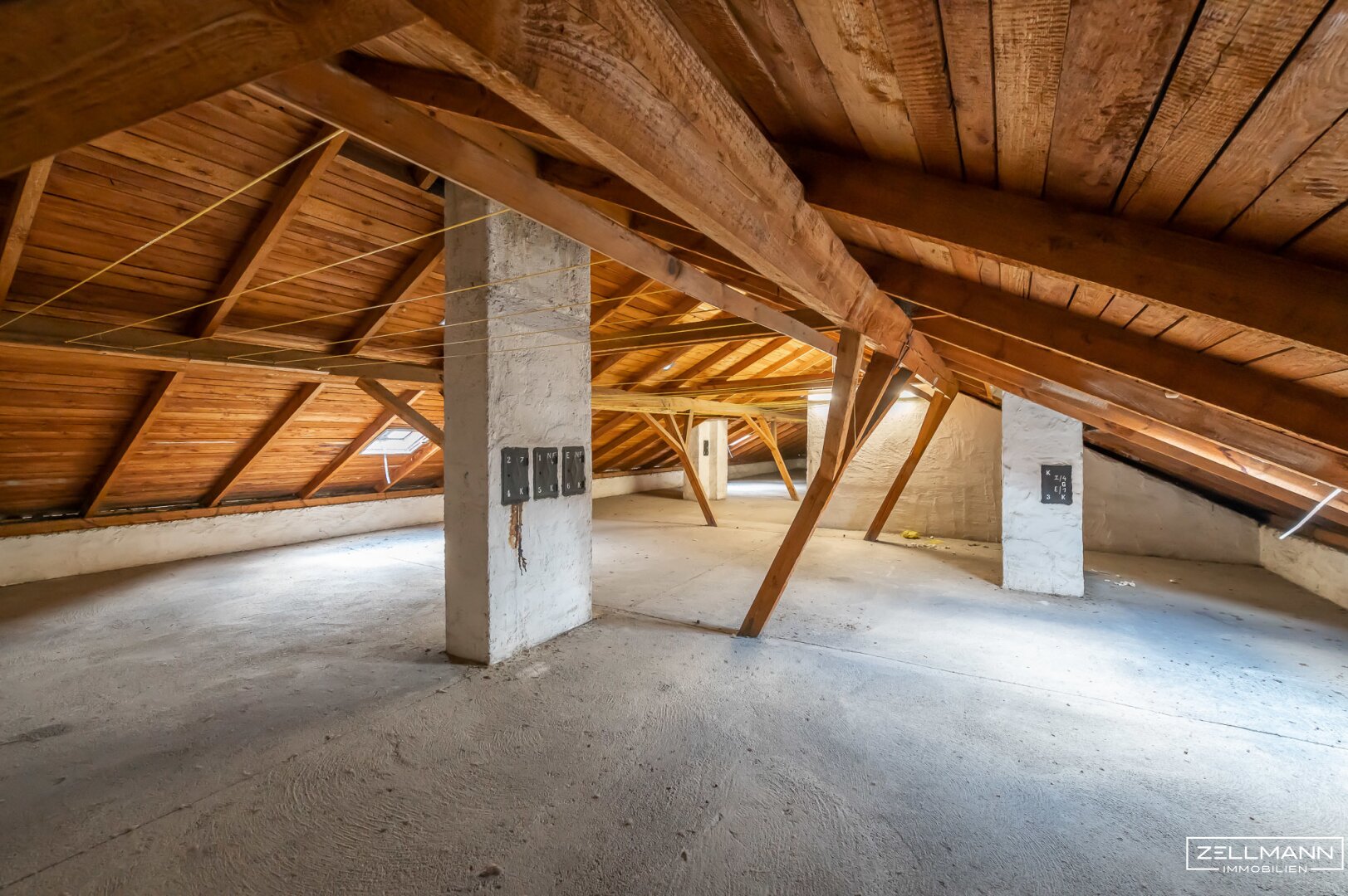 Bewilligter Dachboden in der Khekgasse - 7 Maisonette-Wohnungen