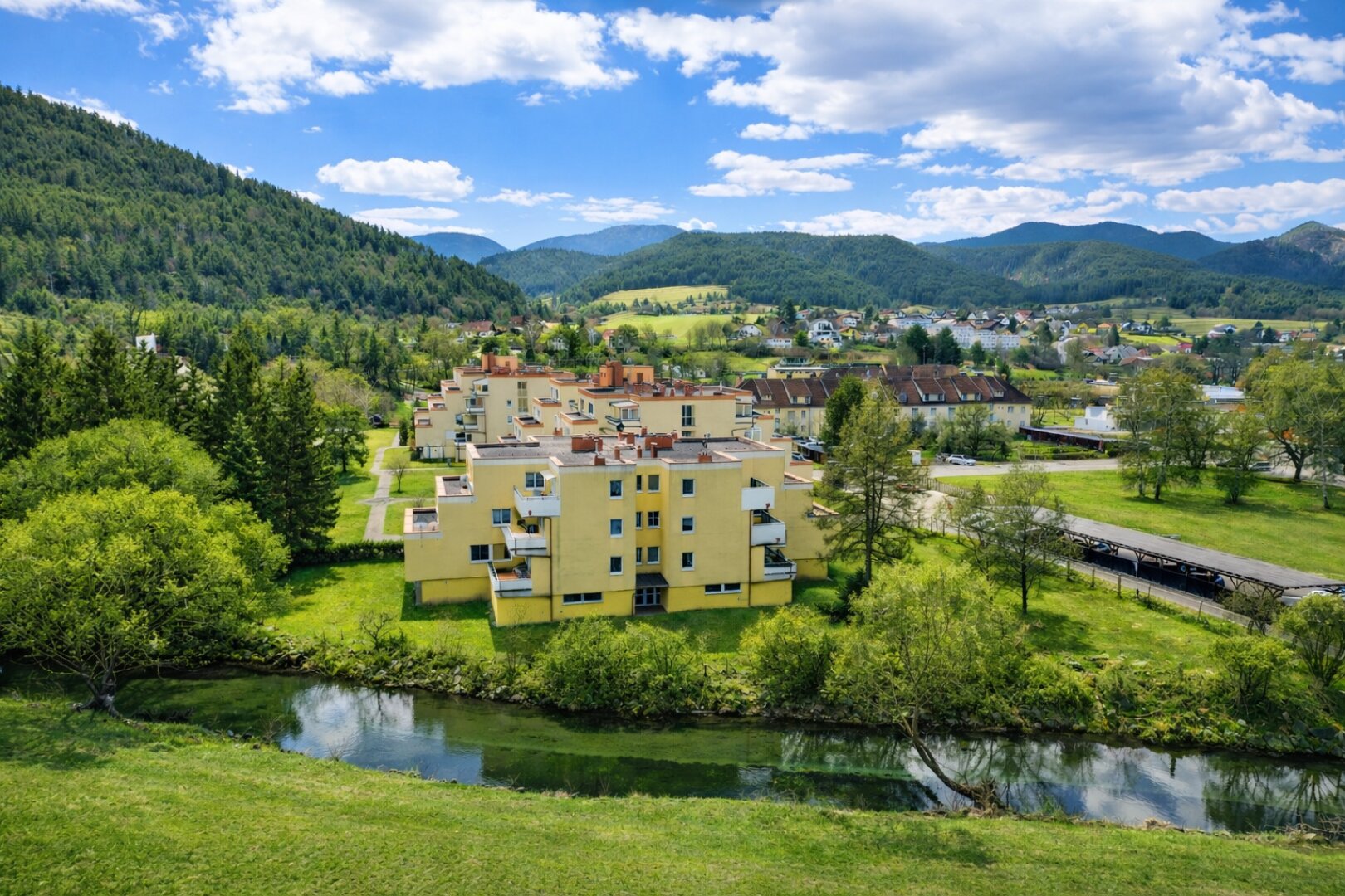 PERNITZ | Moderne, luxuriöse Wohlfühlwohnung | inkl. Tiefgaragenplatz und moderner Möblierung | ZELLMANN IMMOBILIEN