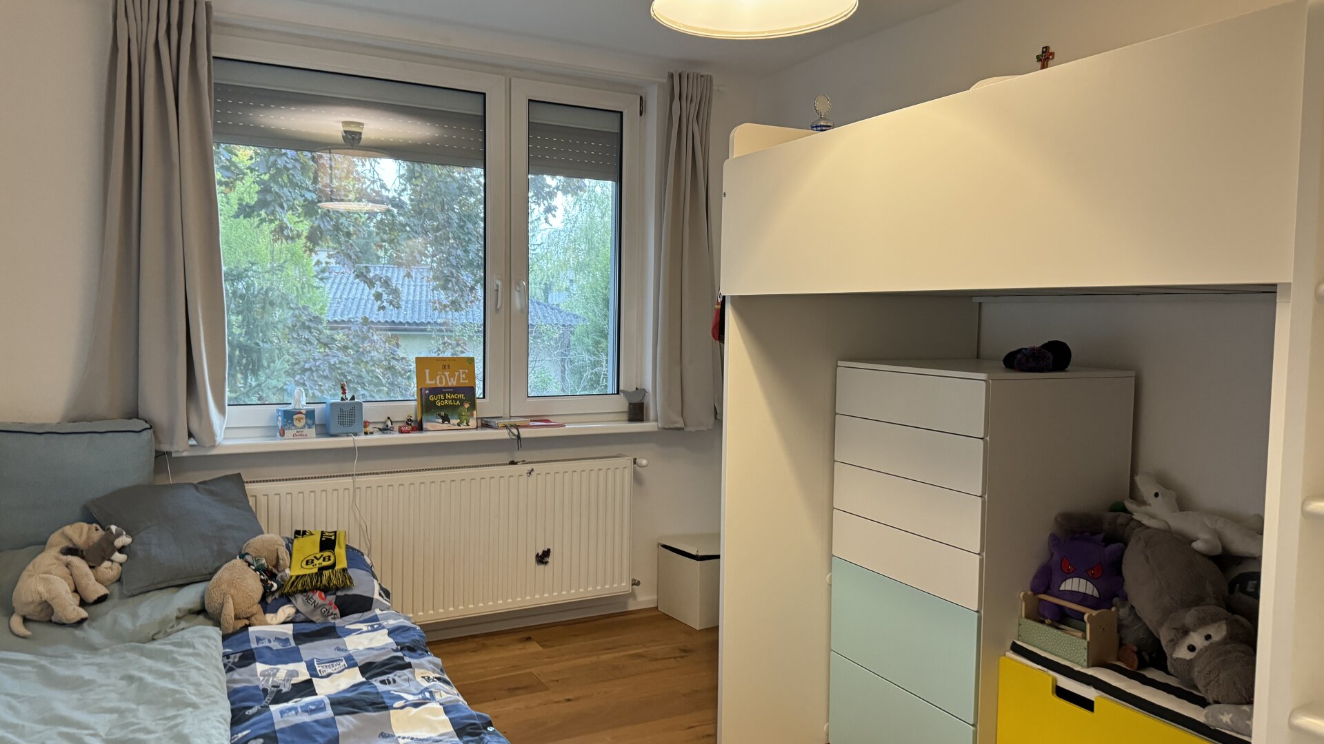 Mauer "Licht. Ruhe. Effizienz. Stilvolle Maisonette mit Südterrasse" | ZELLMANN IMMOBILIEN