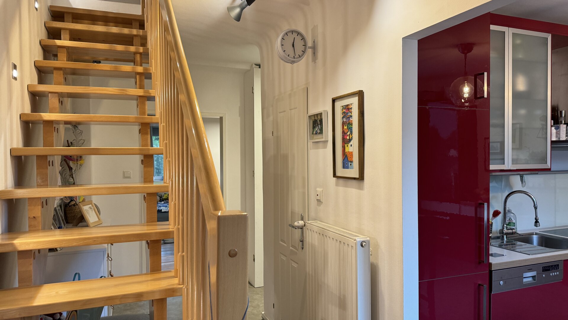 Mauer "Licht. Ruhe. Effizienz. Stilvolle Maisonette mit Südterrasse" | ZELLMANN IMMOBILIEN