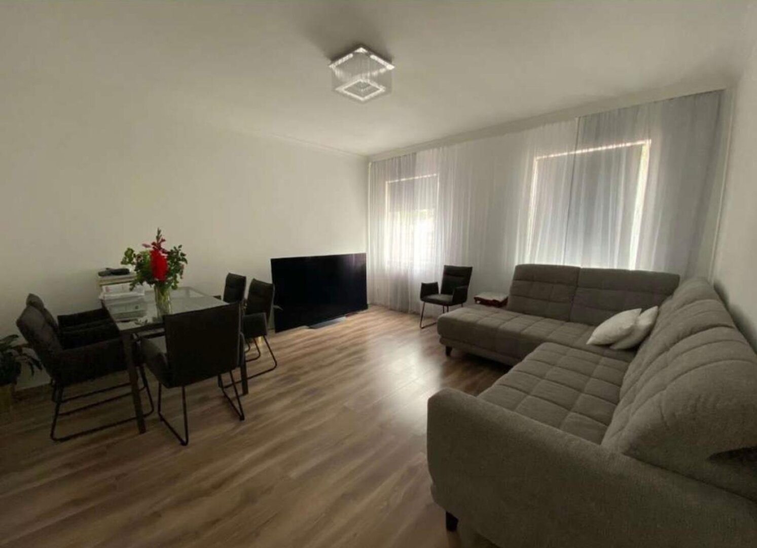 „Komplett erneuert 2024: Großzügige 3-Zimmer-Wohnung mit moderner Ausstattung“ | ZELLMANN IMMOBILIEN