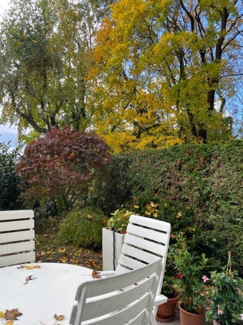 Wohnen im Grünen – großzügiges Reihenhaus mit sonnigem Garten in absoluter Ruhelage | ZELLMANN IMMOBILIEN