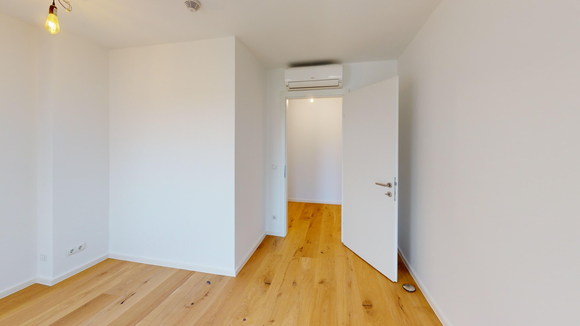 Luxuriöses Dachgeschossjuwel – Traumterrasse mit Rundumblick & Jacuzzi | ZELLMANN IMMOBILIEN