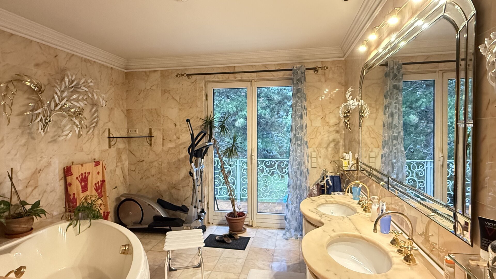 Charmantes Einfamilienhaus mit Pool, Gartenidylle und Entwicklungspotenzial in Bestlage von Wien-Mauer | ZELLMANN IMMOBILIEN