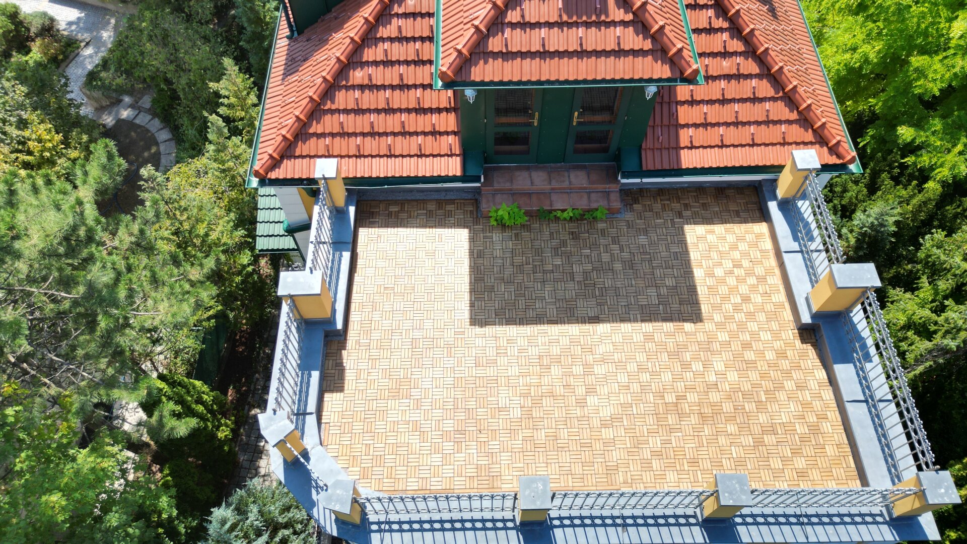 Villa am Roten Berg – Exklusives Wohnen in Wiens begehrtester Villenlage | ZELLMANN IMMOBILIEN