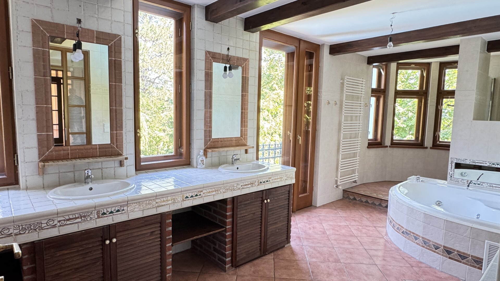 Villa am Roten Berg – Exklusives Wohnen in Wiens begehrtester Villenlage | ZELLMANN IMMOBILIEN