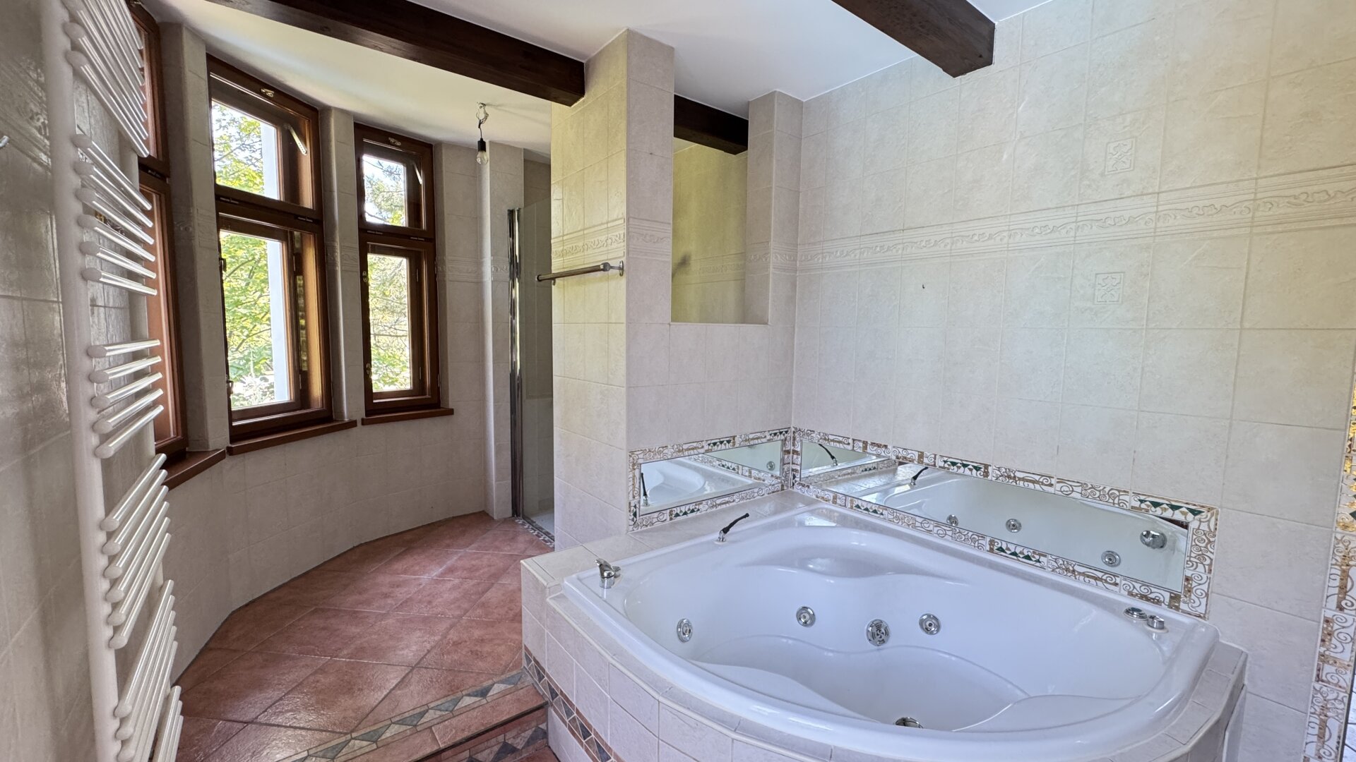 Villa am Roten Berg – Exklusives Wohnen in Wiens begehrtester Villenlage | ZELLMANN IMMOBILIEN
