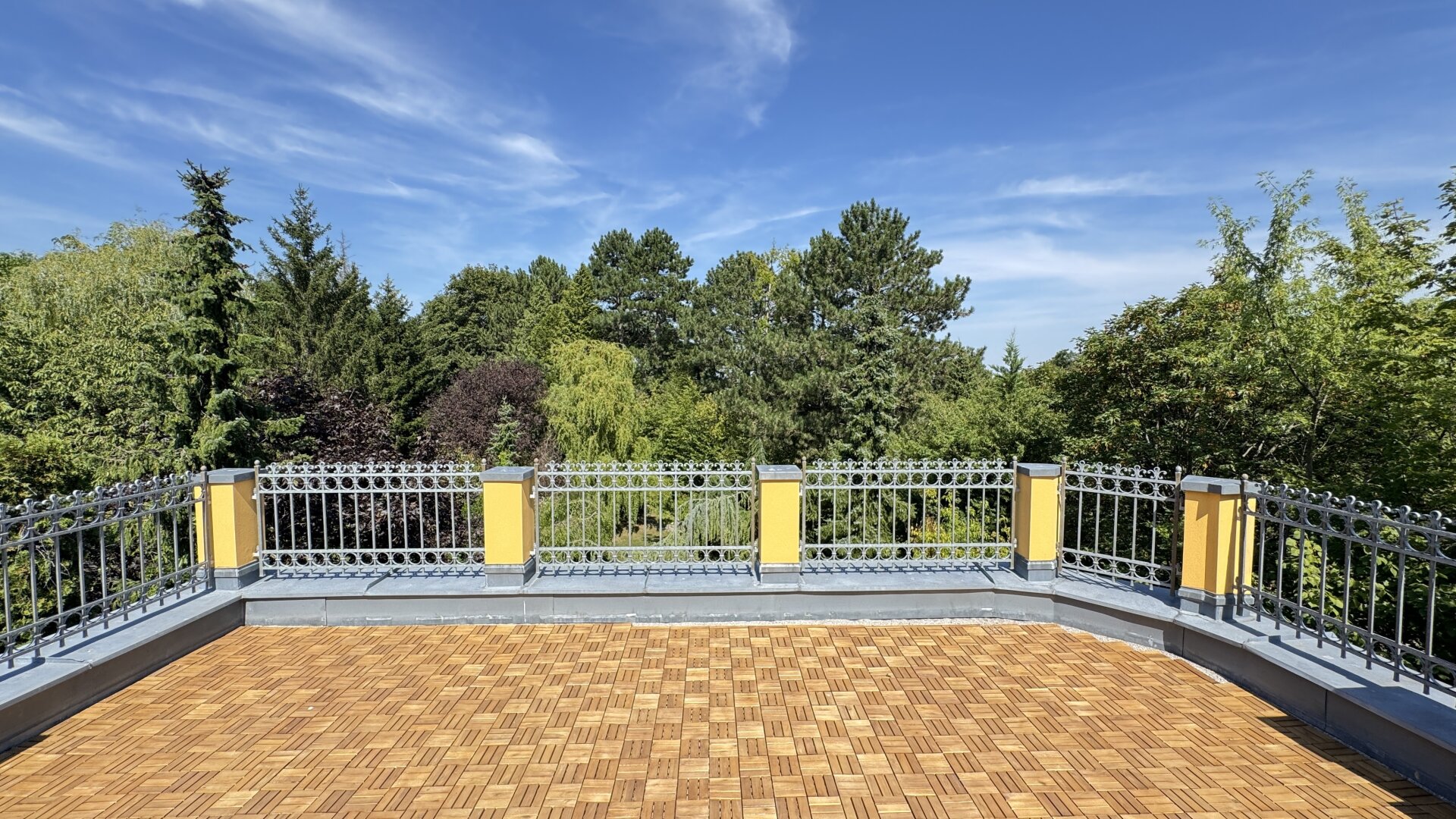 Villa am Roten Berg – Exklusives Wohnen in Wiens begehrtester Villenlage | ZELLMANN IMMOBILIEN