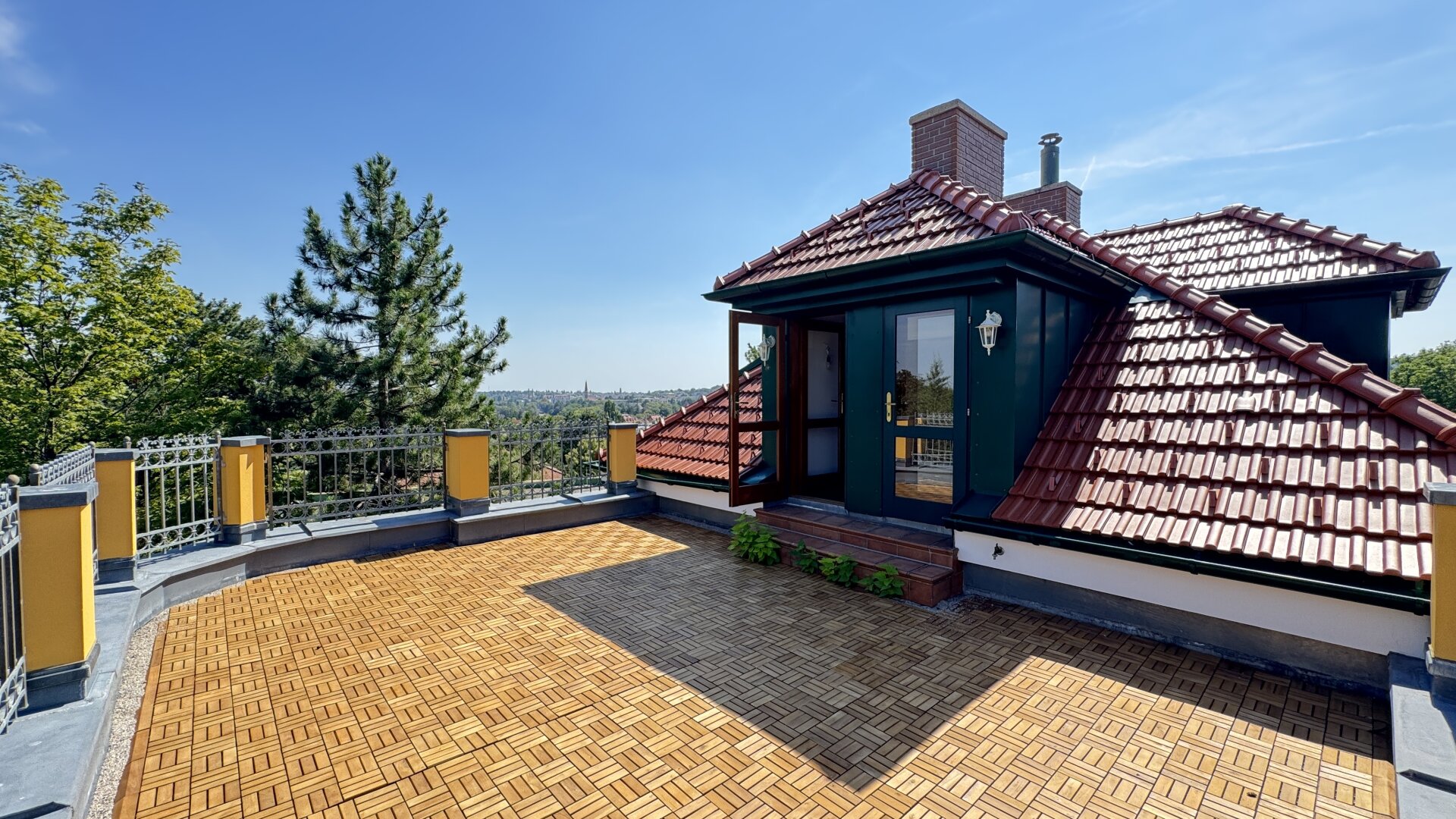 Villa am Roten Berg – Exklusives Wohnen in Wiens begehrtester Villenlage | ZELLMANN IMMOBILIEN