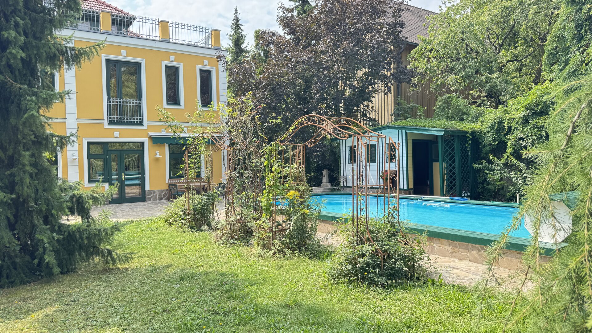 Villa am Roten Berg – Exklusives Wohnen in Wiens begehrtester Villenlage | ZELLMANN IMMOBILIEN
