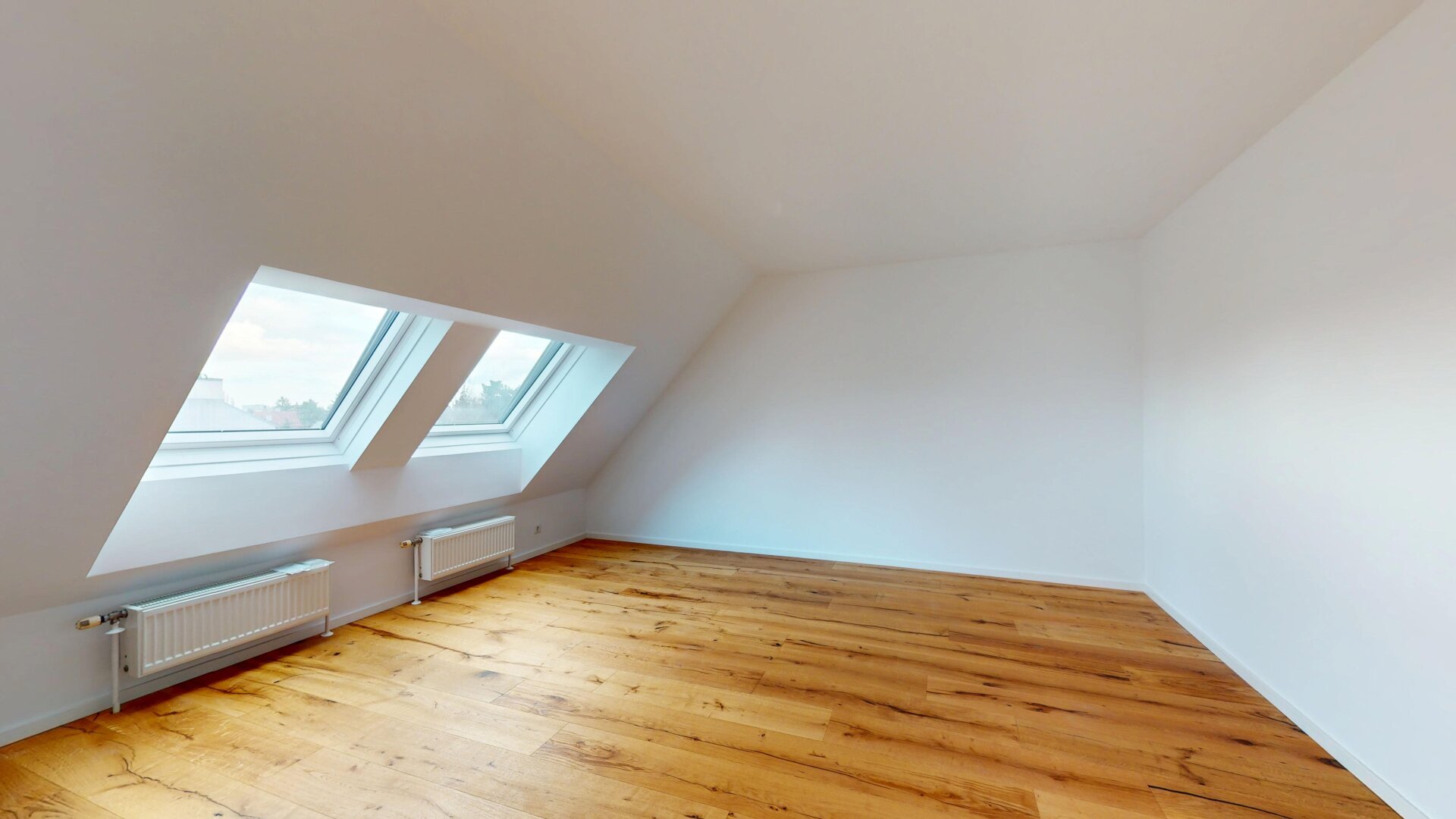 LIESING - Nähe Riverside | geräumige Dachgeschosswohnung mit großzügigem Wohnbereich, Terrasse & extra Küche | ZELLMANN IMMOBILIEN