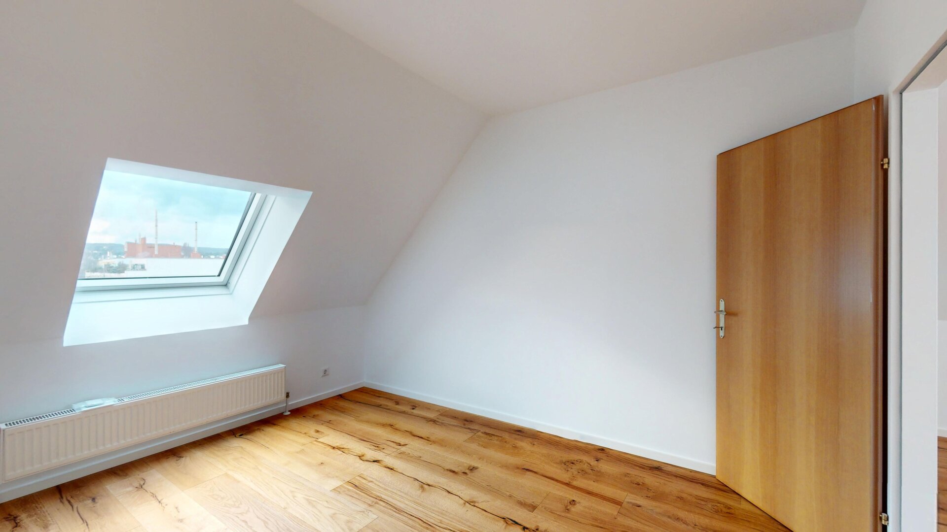 LIESING - Nähe Riverside | geräumige Dachgeschosswohnung mit großzügigem Wohnbereich, Terrasse & extra Küche | ZELLMANN IMMOBILIEN