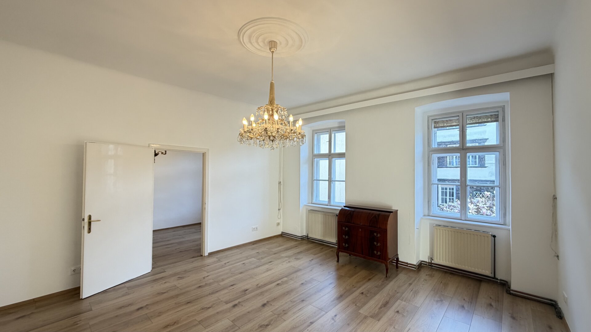 Ruhig gelegenes Altbaubüro mit flexibler Raumstruktur | ZELLMANN IMMOBILIEN