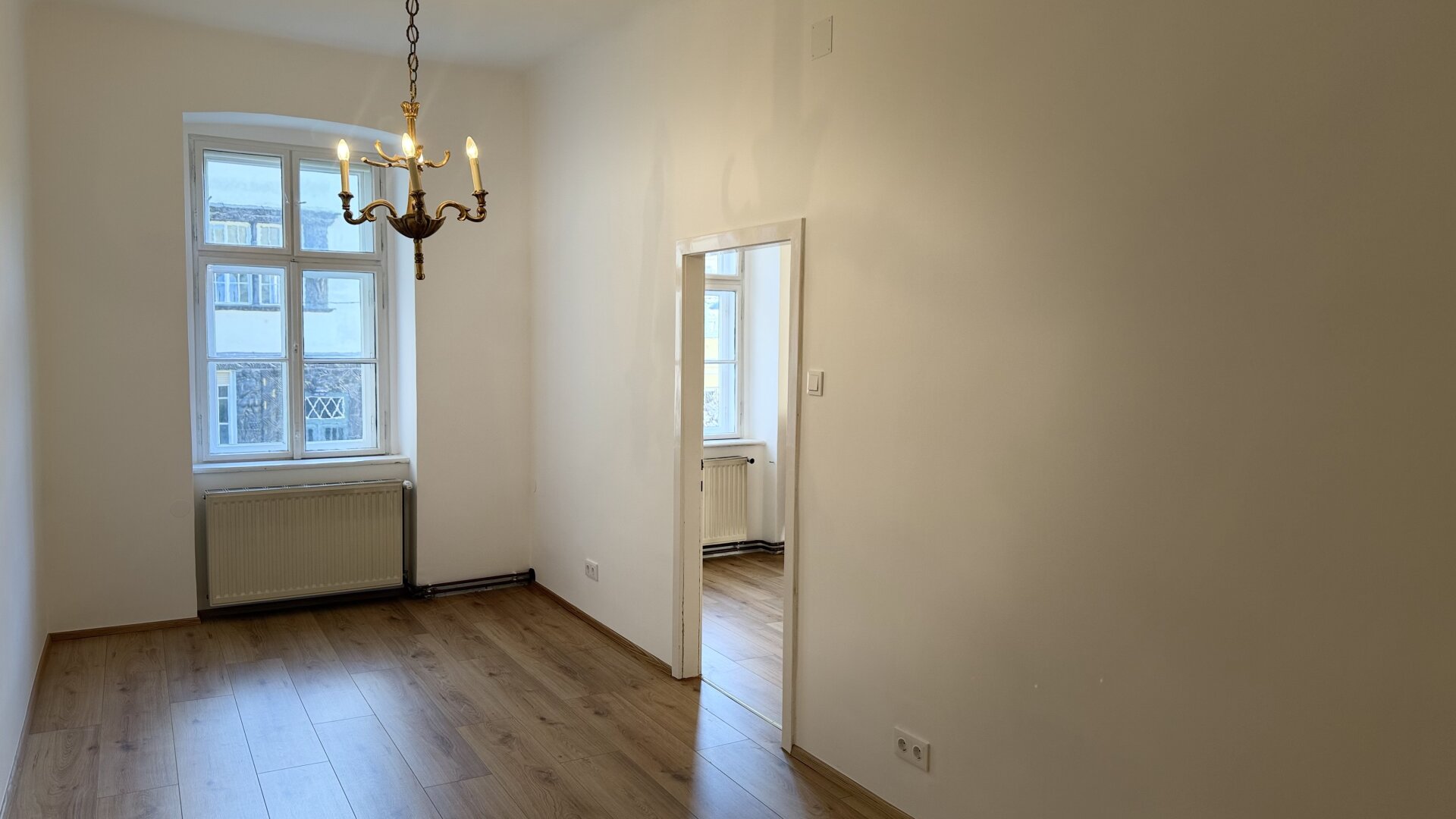 Ruhig gelegenes Altbaubüro mit flexibler Raumstruktur | ZELLMANN IMMOBILIEN