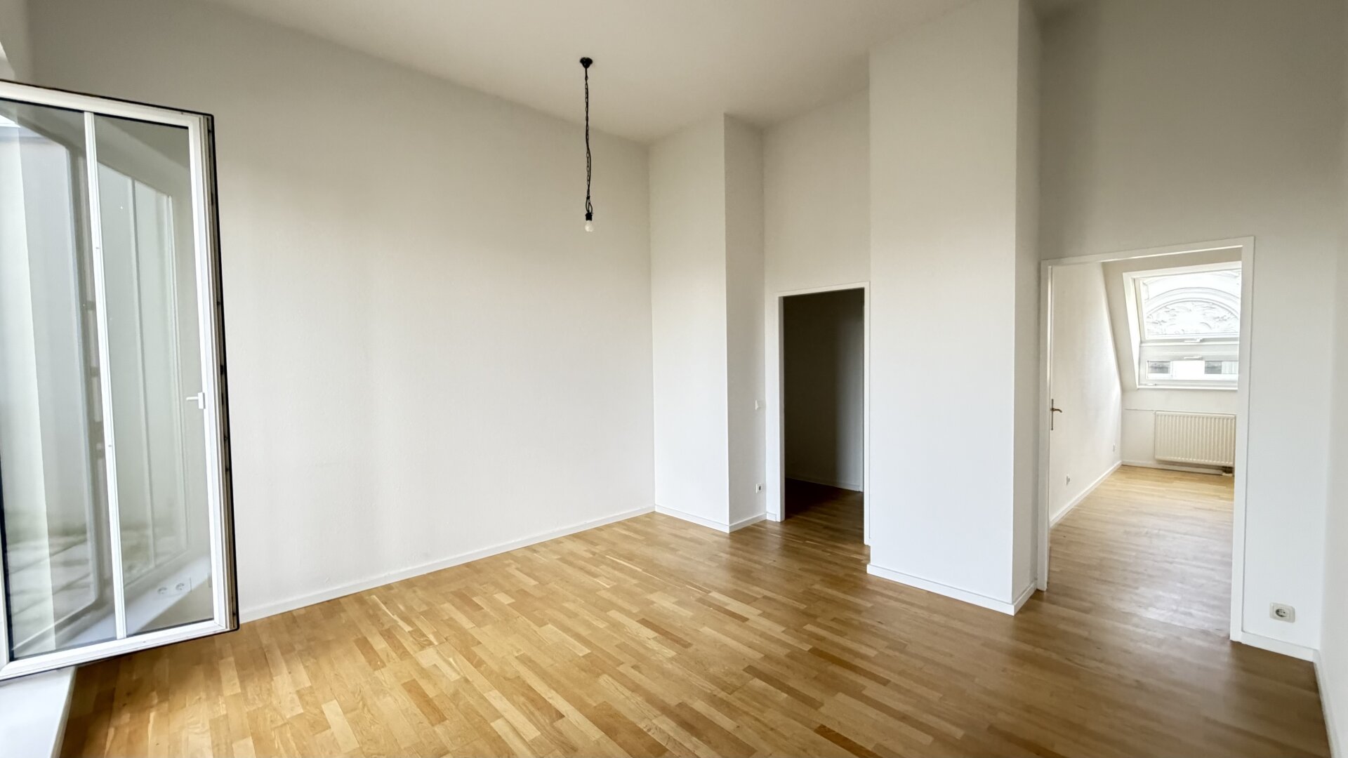 Dachgeschossperle - 3 Zimmer mit Terrasse und Garagenplatz in Ruhelage | ZELLMANN IMMOBILIEN