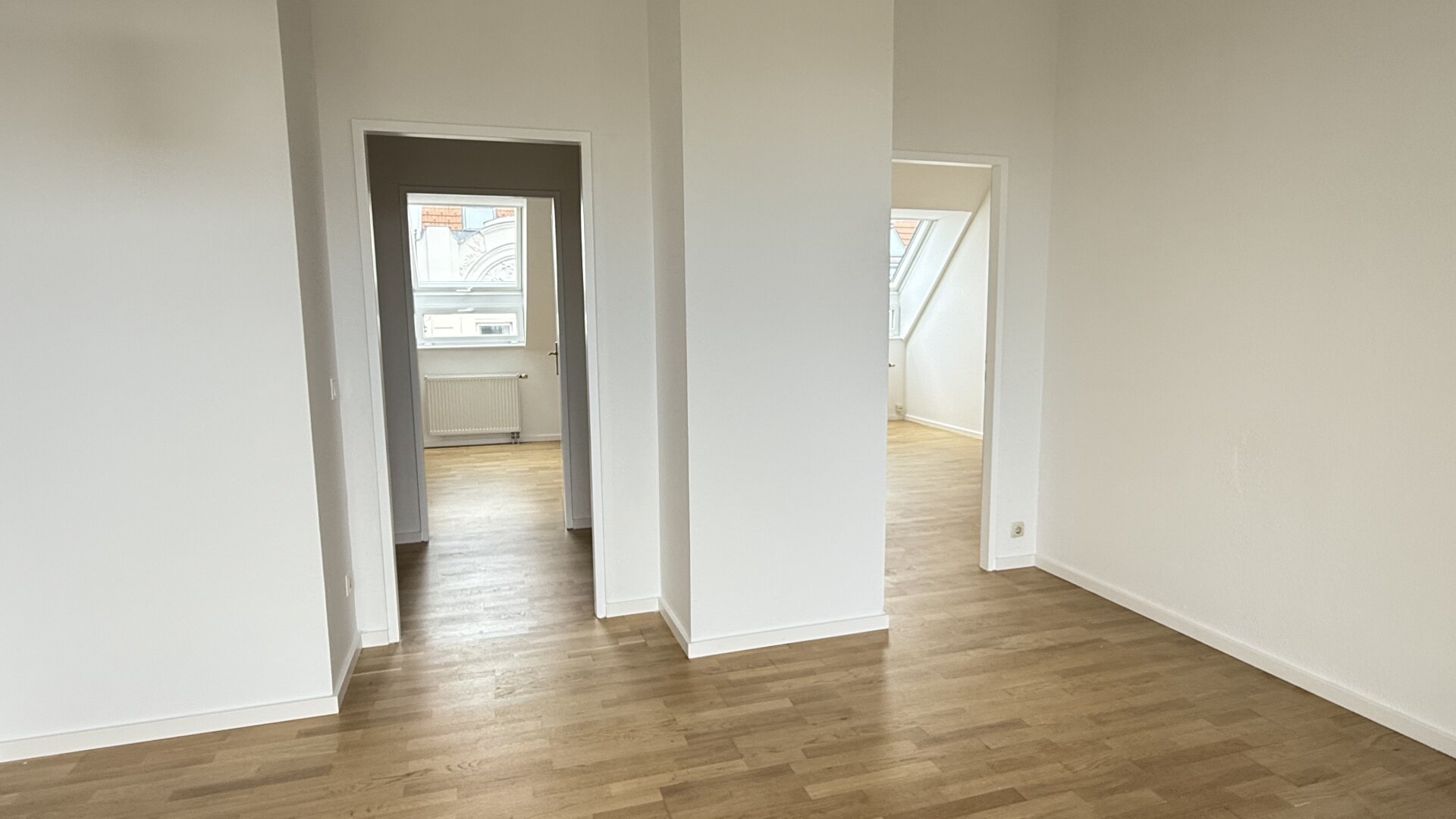 Dachgeschossperle - 3 Zimmer mit Terrasse und Garagenplatz in Ruhelage | ZELLMANN IMMOBILIEN