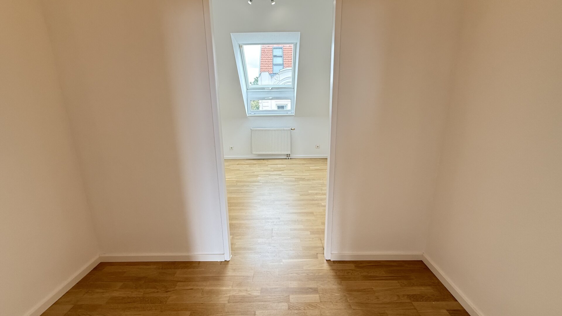 Dachgeschossperle - 3 Zimmer mit Terrasse und Garagenplatz in Ruhelage | ZELLMANN IMMOBILIEN