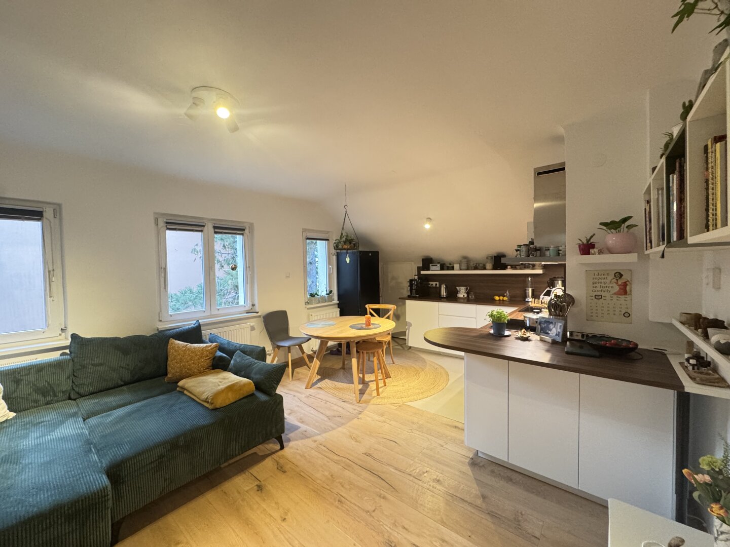 Stilvoll saniert & lichtdurchflutet – 3-Zimmer-Dachgeschosswohnung in Bestlage Mauer | ZELLMANN IMMOBILIEN