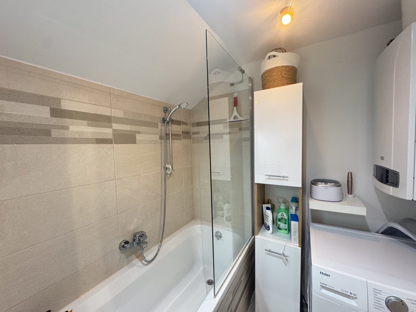 Stilvoll saniert & lichtdurchflutet – 3-Zimmer-Dachgeschosswohnung in Bestlage Mauer | ZELLMANN IMMOBILIEN