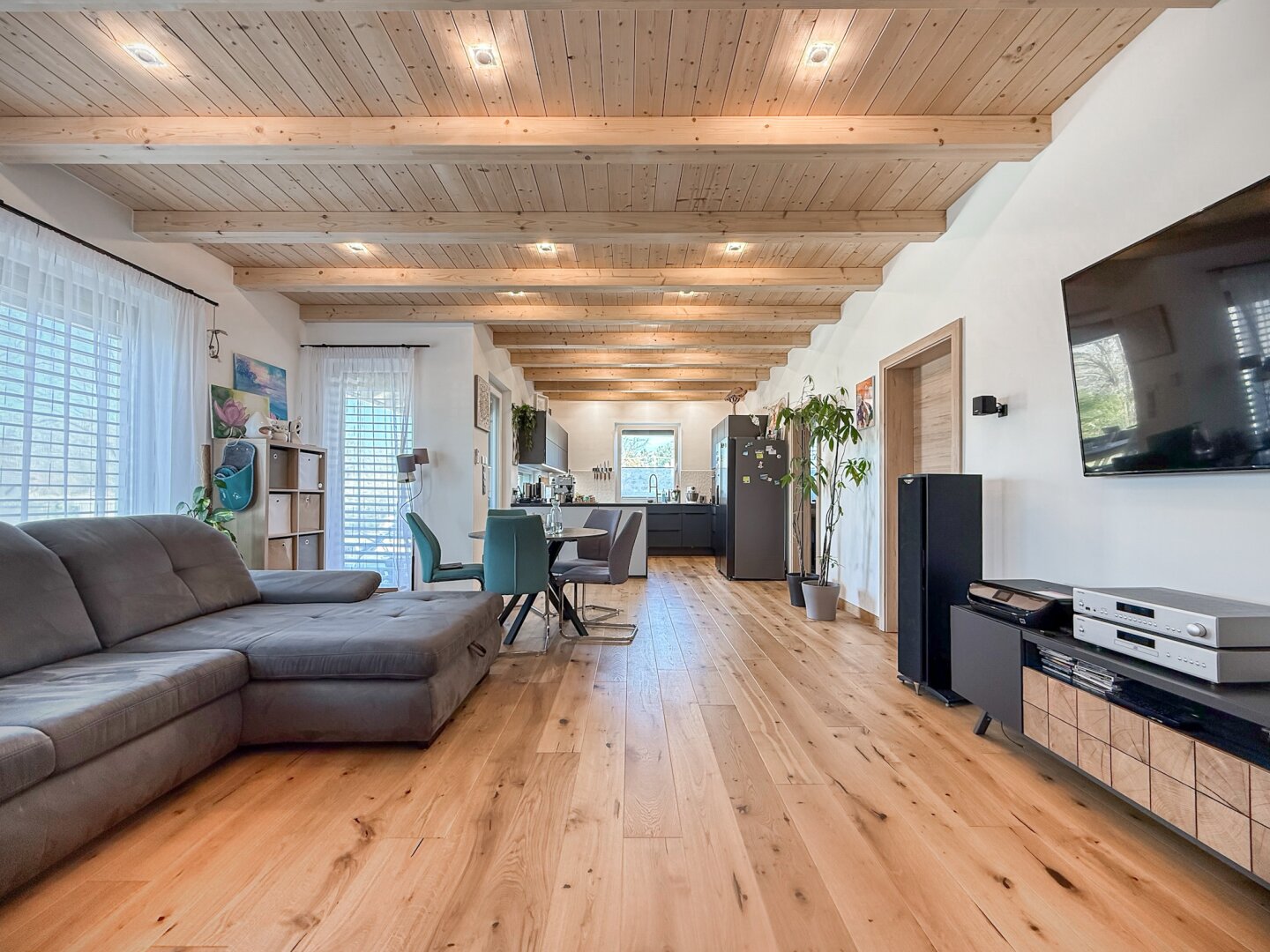 Ankommen, durchatmen, zuhause sein – stilvolles Neubauhaus mit großzügigem Garten und Top-Energieeffizienz | ZELLMANN IMMOBILIEN