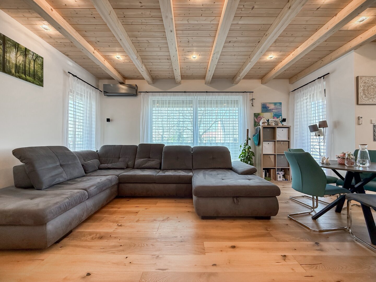 Ankommen, durchatmen, zuhause sein – stilvolles Neubauhaus mit großzügigem Garten und Top-Energieeffizienz | ZELLMANN IMMOBILIEN