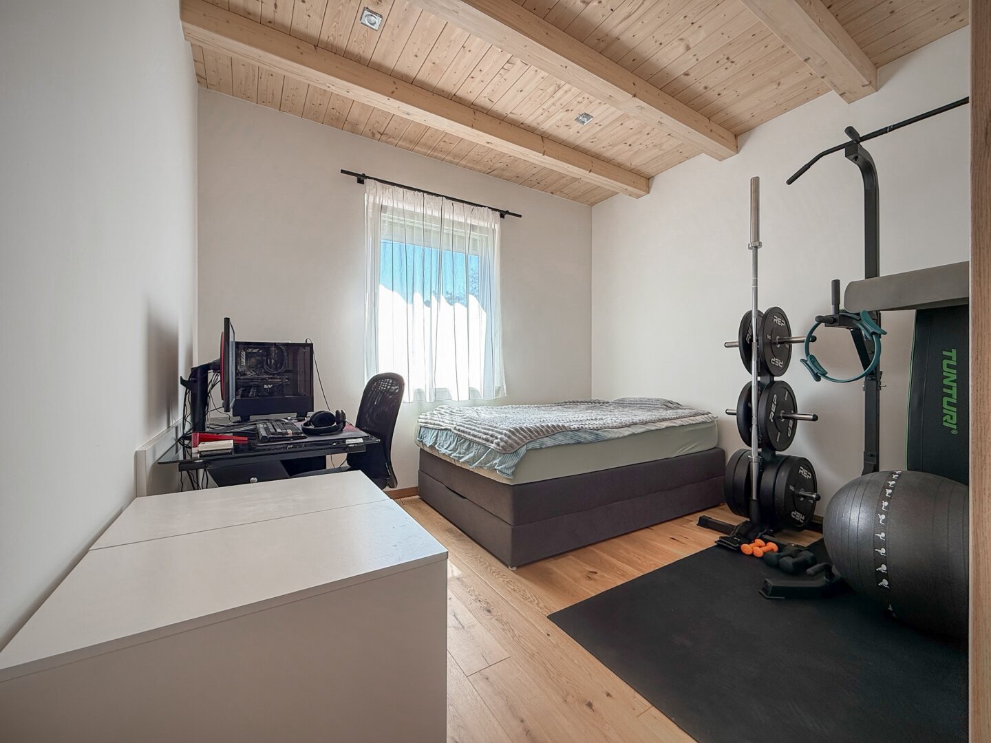 Ankommen, durchatmen, zuhause sein – stilvolles Neubauhaus mit großzügigem Garten und Top-Energieeffizienz | ZELLMANN IMMOBILIEN