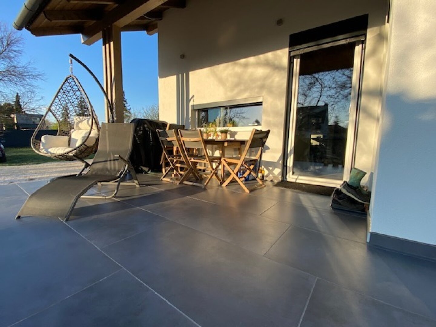Ankommen, durchatmen, zuhause sein – stilvolles Neubauhaus mit großzügigem Garten und Top-Energieeffizienz | ZELLMANN IMMOBILIEN