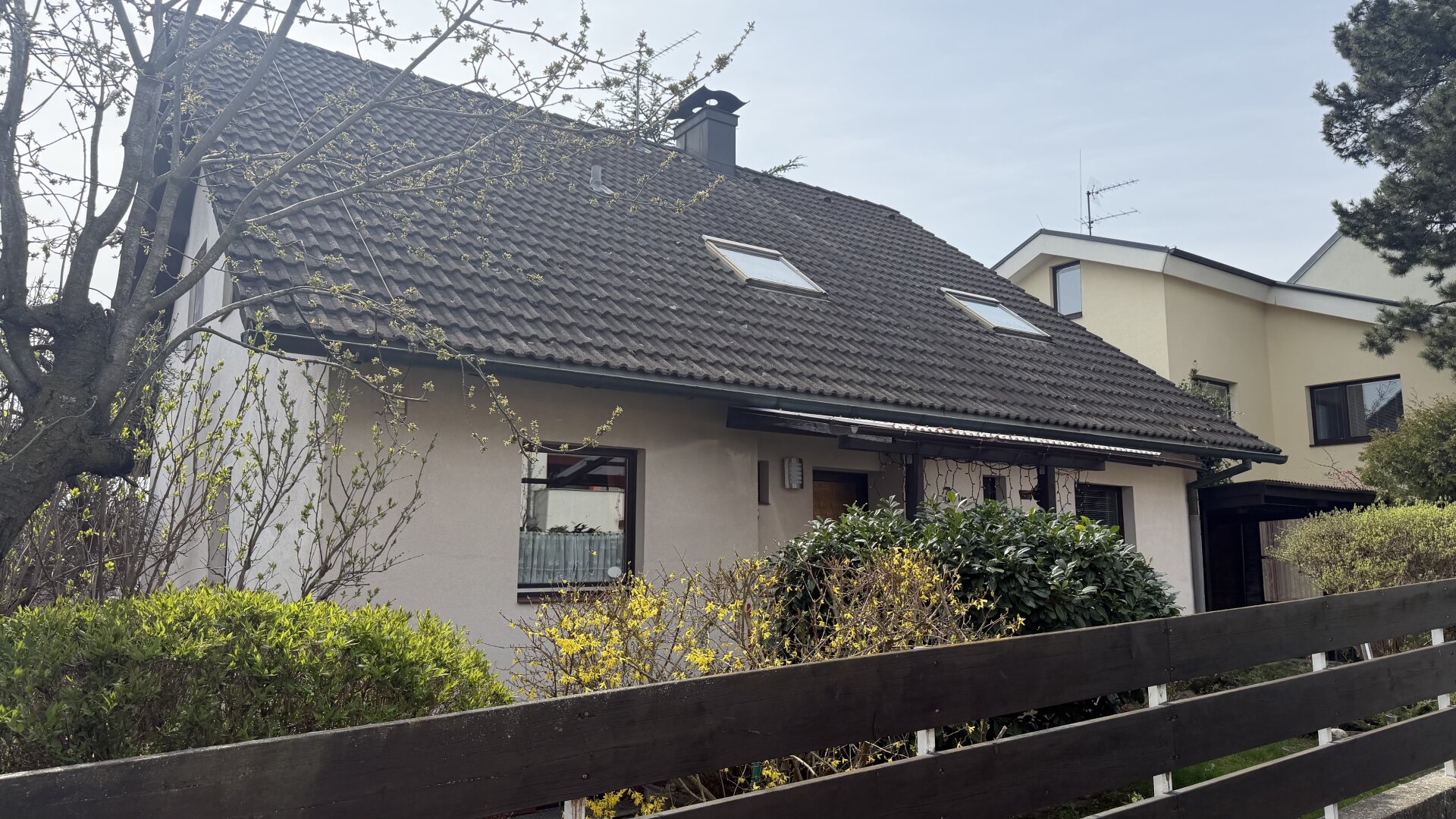 „Ein Rückzugsort am Lainzer Tiergarten – Liegenschaft mit Charakter, Substanz und seltenem Entwicklungsspielraum“ | ZELLMANN IMMOBILIEN