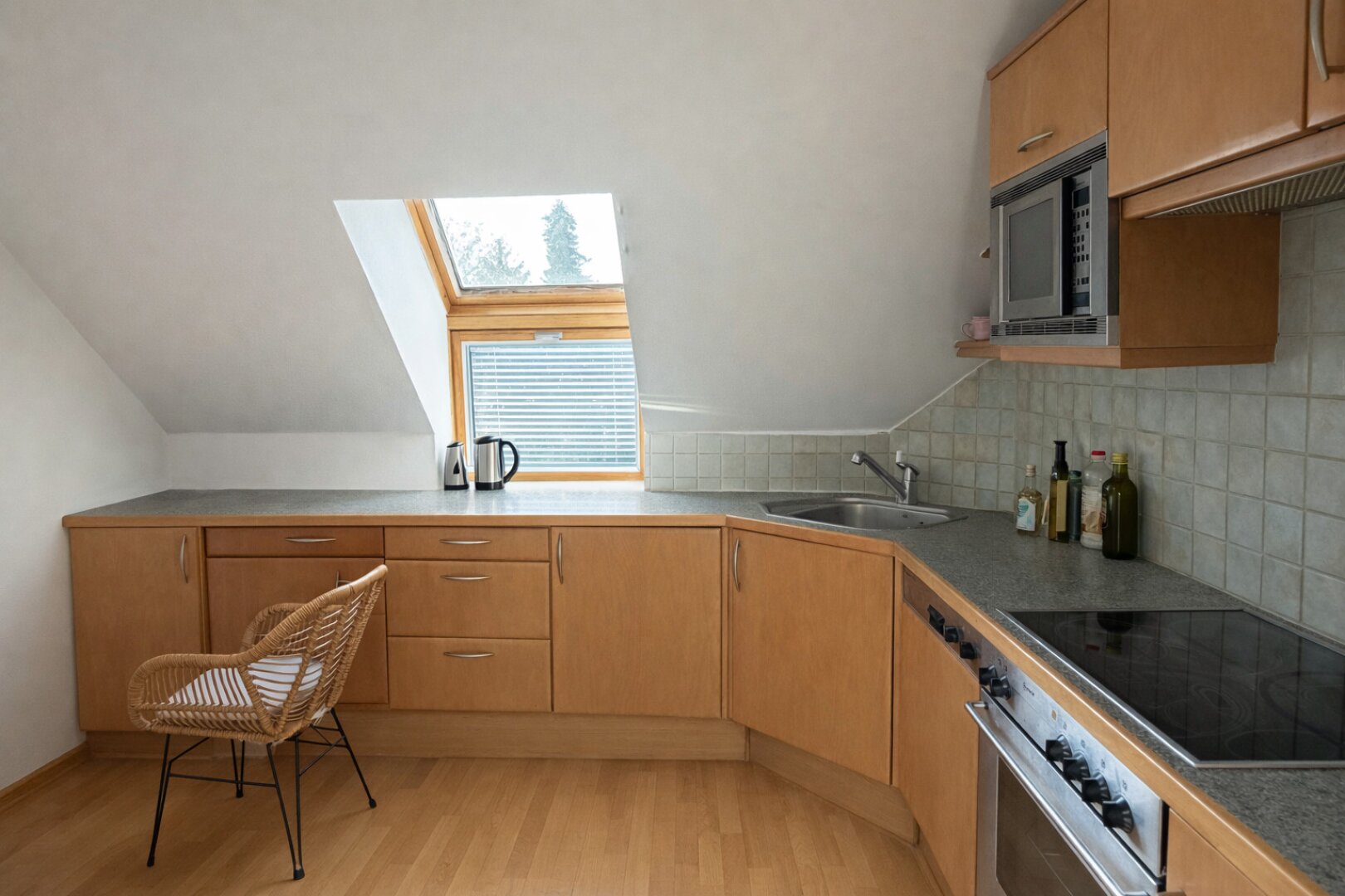 Lichtdurchflutete Dachgeschosswohnung mit Terrasse und Fernblick in Ruhelage von Wien-Rodaun | ZELLMANN IMMOBILIEN