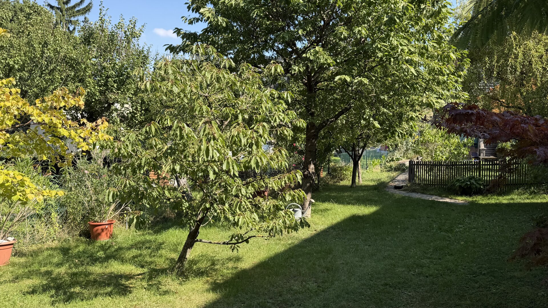 Villenetage mit 650 m² Eigengarten und Garage in Bestlage Wien-Mauer | ZELLMANN IMMOBILIEN