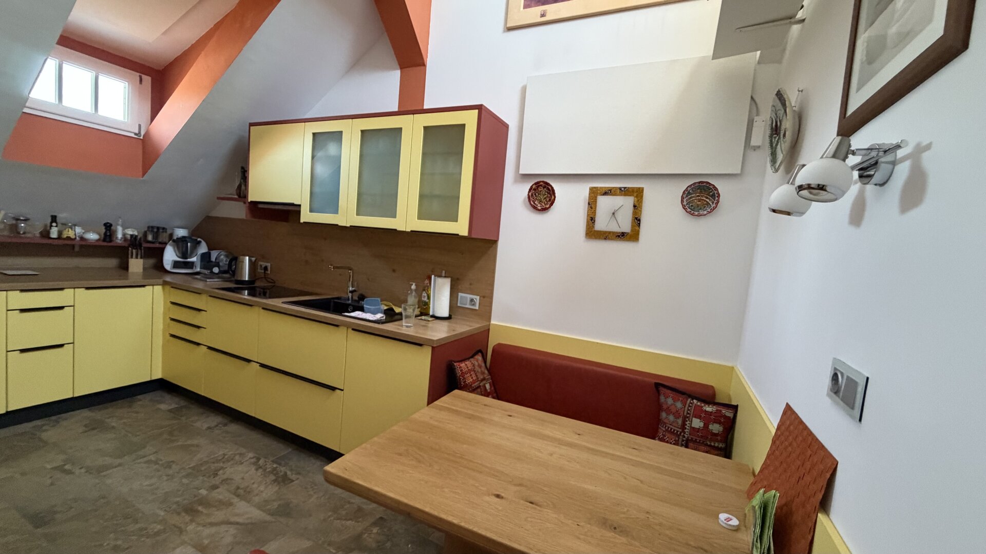 Villenetage mit 650 m² Eigengarten und Garage in Bestlage Wien-Mauer | ZELLMANN IMMOBILIEN
