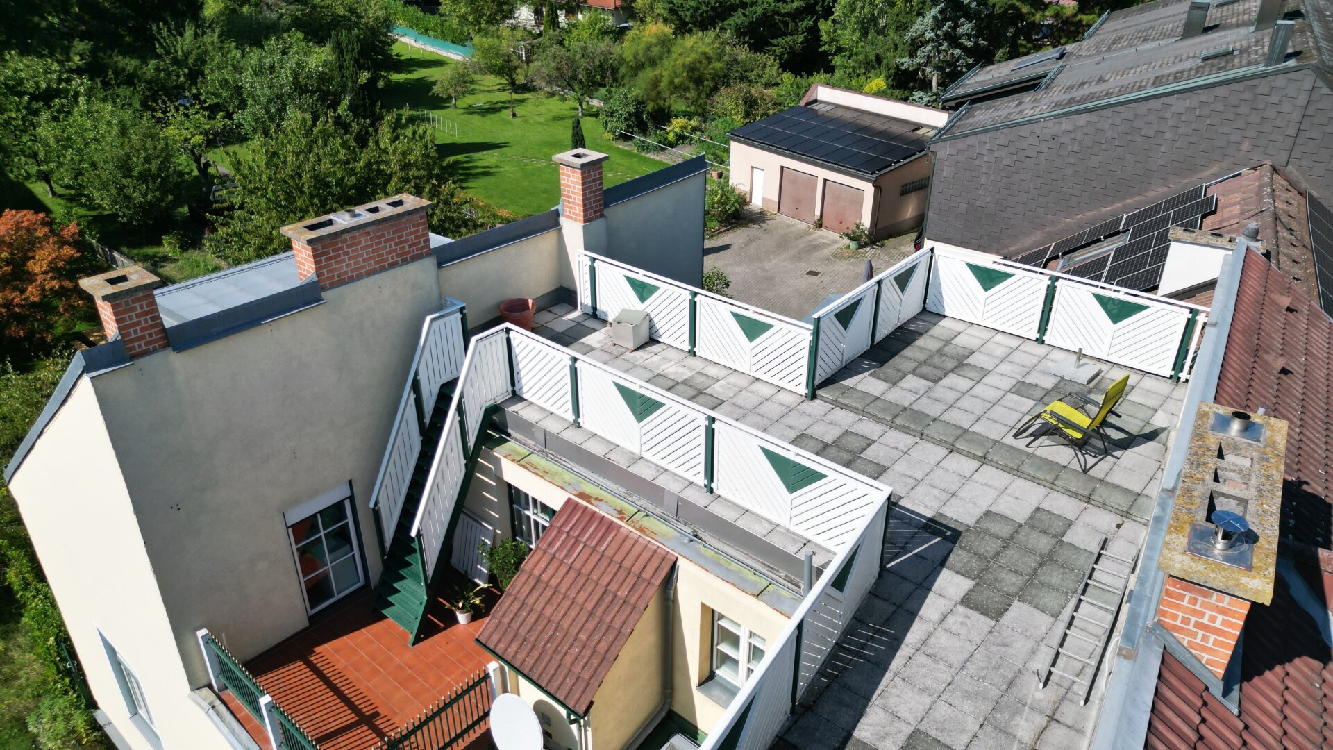 Villenetage mit 650 m² Eigengarten und Garage in Bestlage Wien-Mauer | ZELLMANN IMMOBILIEN