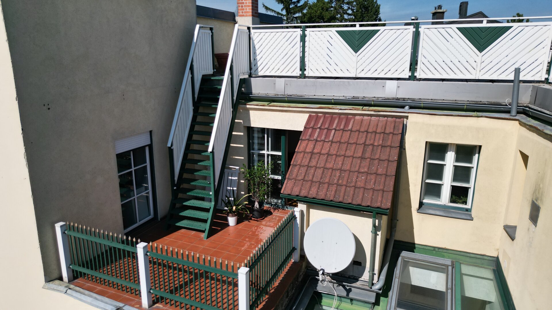 Villenetage mit 650 m² Eigengarten und Garage in Bestlage Wien-Mauer | ZELLMANN IMMOBILIEN