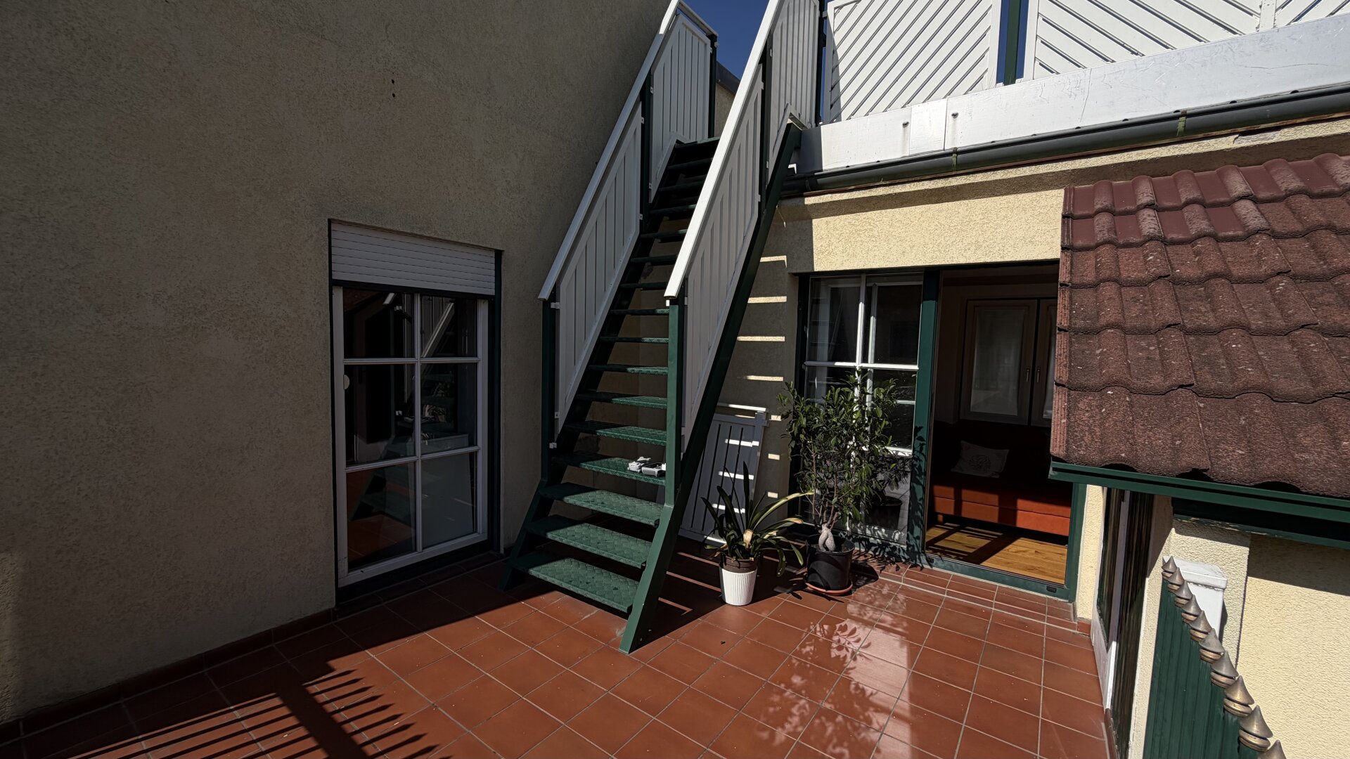 Villenetage mit 650 m² Eigengarten und Garage in Bestlage Wien-Mauer | ZELLMANN IMMOBILIEN