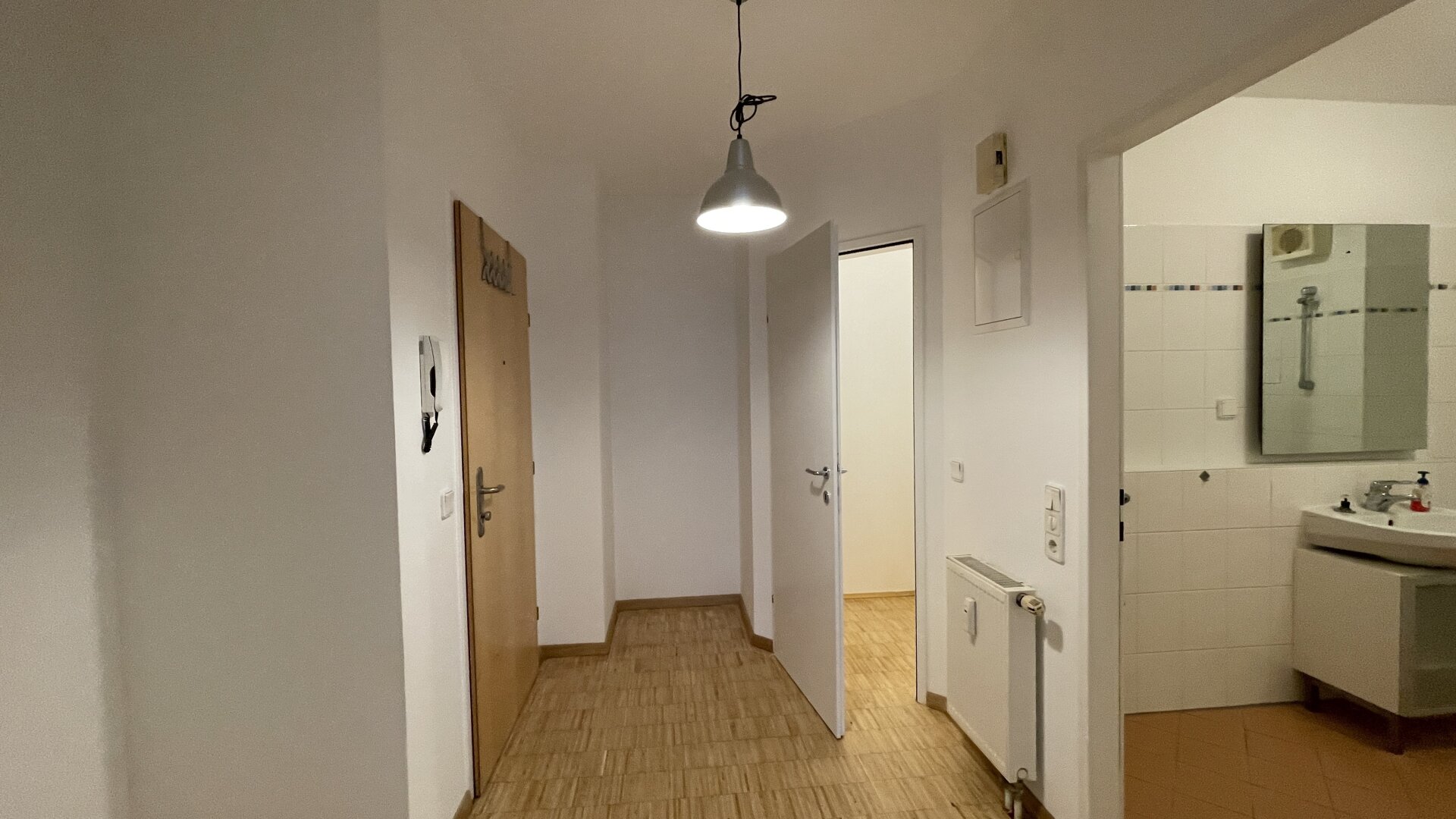 „Perfekt geschnittene Wohnung mit Garagenplatz und U6-Anbindung“ | ZELLMANN IMMOBILIEN