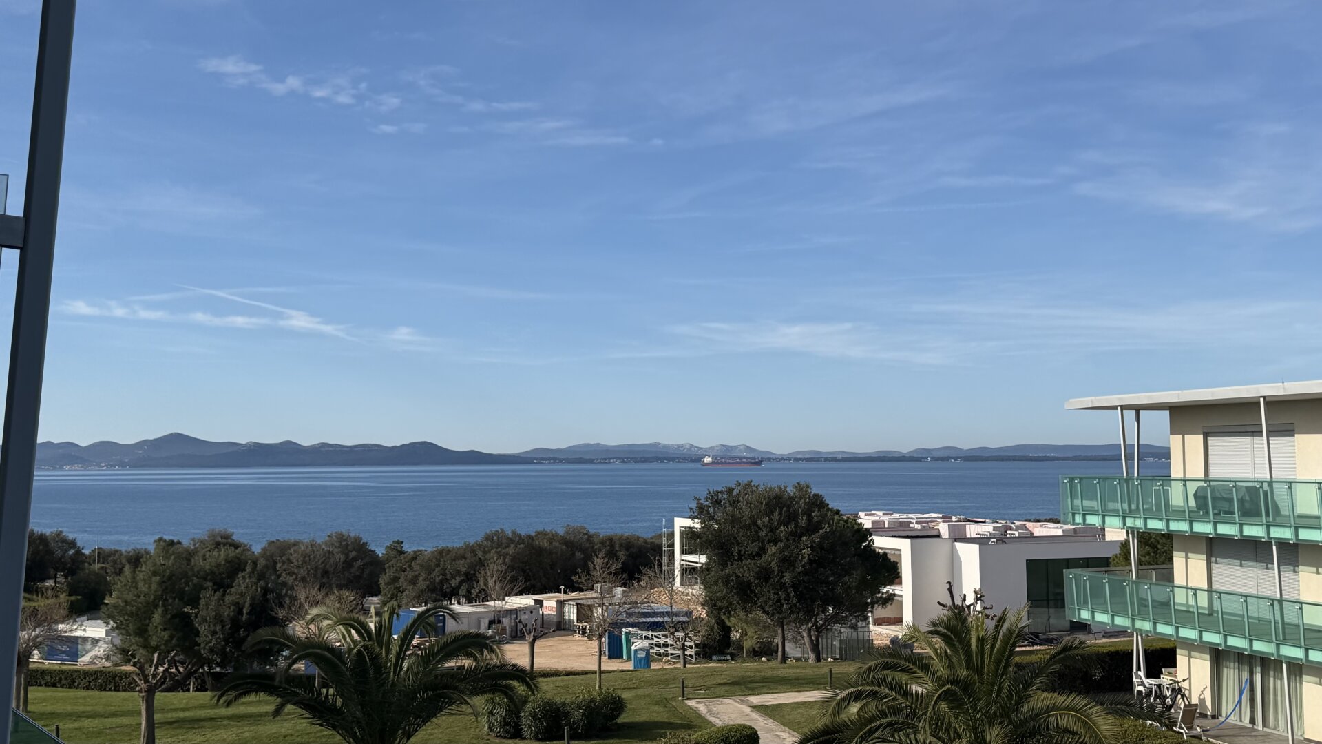 Exklusive Ferienresidenz am Meer – stilvolles Eigentum im Dachgeschoss in Punta Skala | ZELLMANN IMMOBILIEN