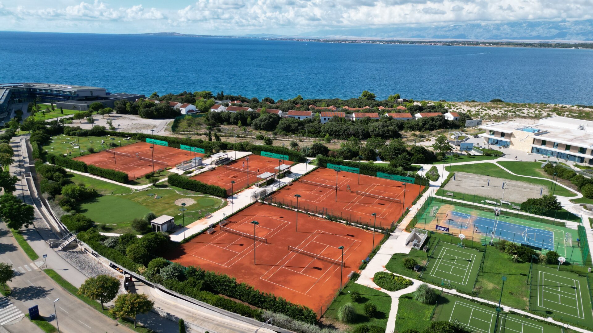 Exklusive Ferienresidenz am Meer – stilvolles Eigentum im Dachgeschoss in Punta Skala | ZELLMANN IMMOBILIEN
