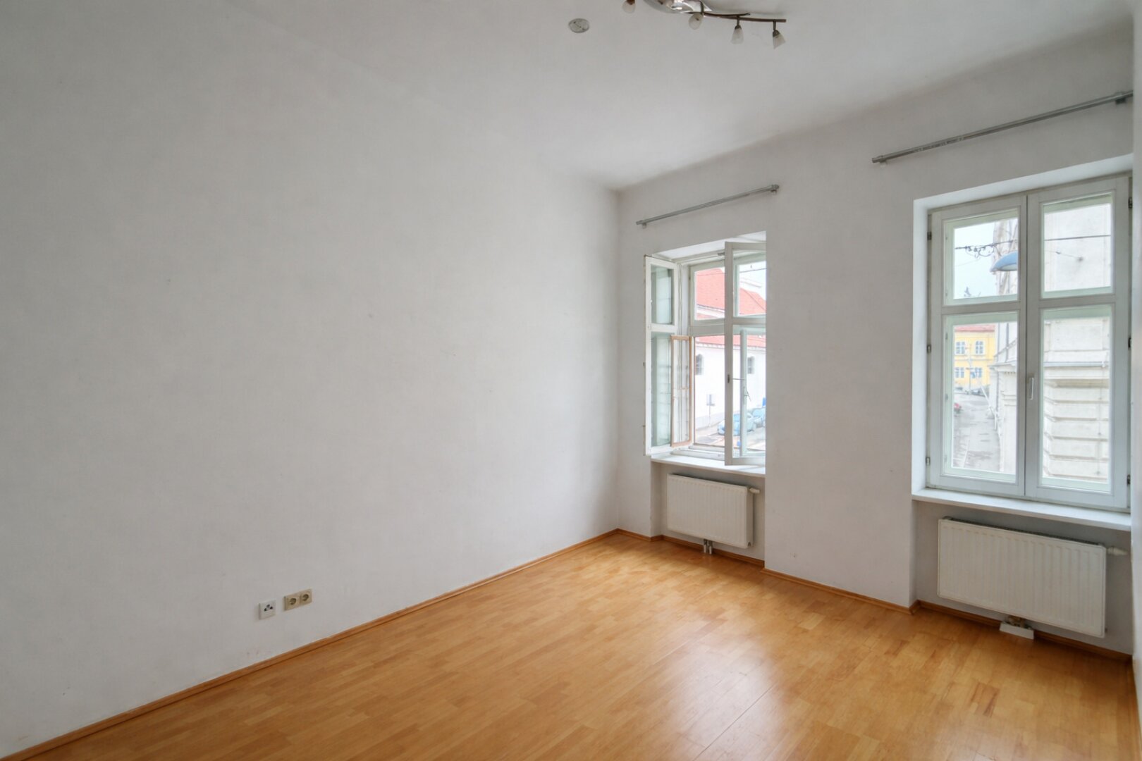 2 Zimmer Wohnung mit Potential am Kirchenplatz | ZELLMANN IMMOBILIEN