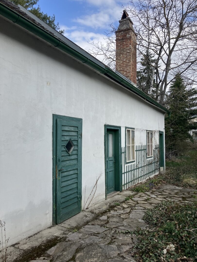 Historisches, sanierungsbedürftiges Winzerhaus mit großem Ruhegarten  | ZELLMANN IMMOBILIEN