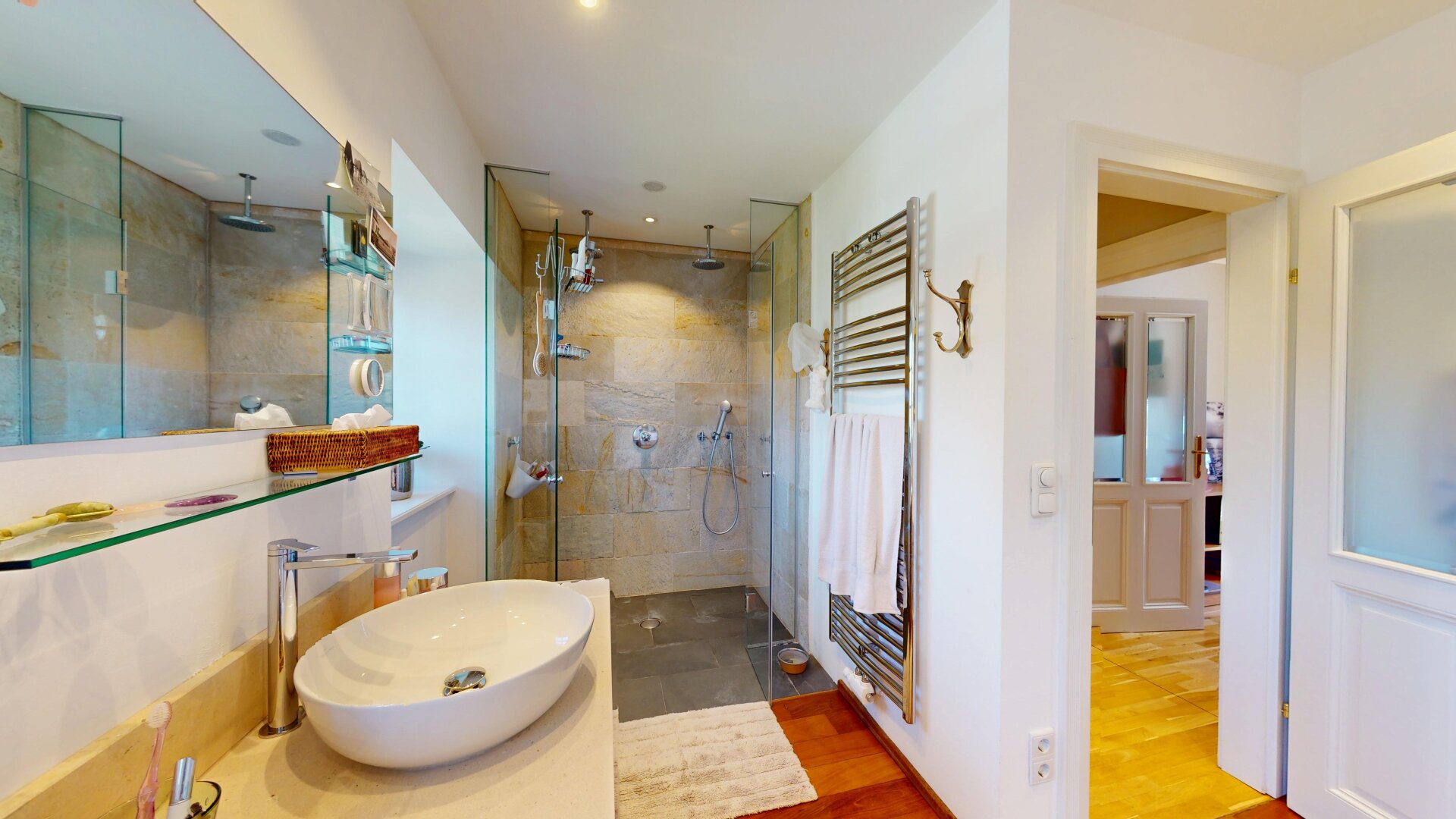 NEULENGBACH | Revitalisierte Landhausvilla mit Stil auf 1.625 m² großem Grundstück | Pool | ZELLMANN IMMOBILIEN