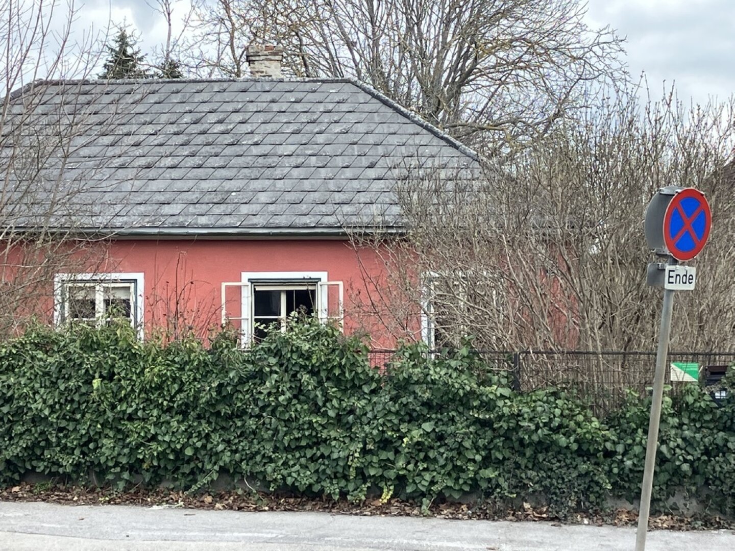Historisches, sanierungsbedürftiges Winzerhaus mit großem Ruhegarten  | ZELLMANN IMMOBILIEN