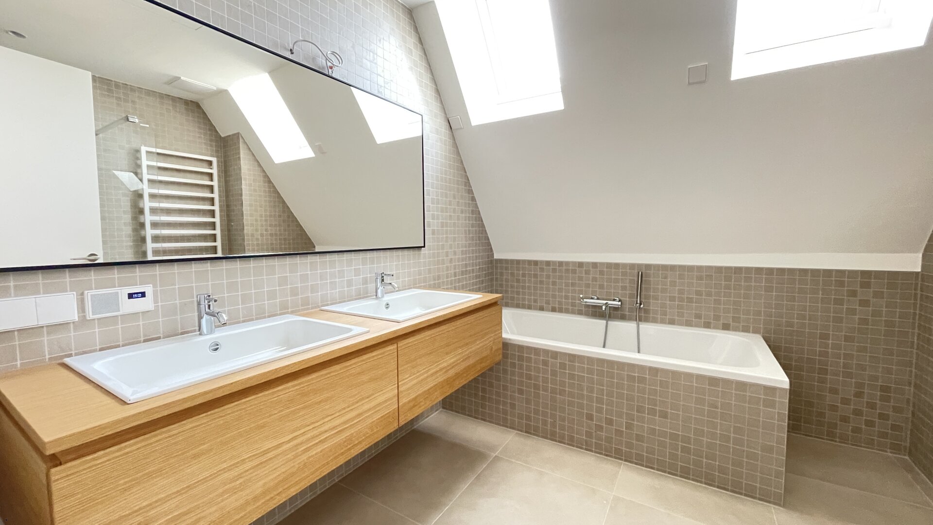 Stilvolles Dachgeschoss mit Loggia & Terrasse – Luxuswohnen in 1010 Wien | ZELLMANN IMMOBILIEN