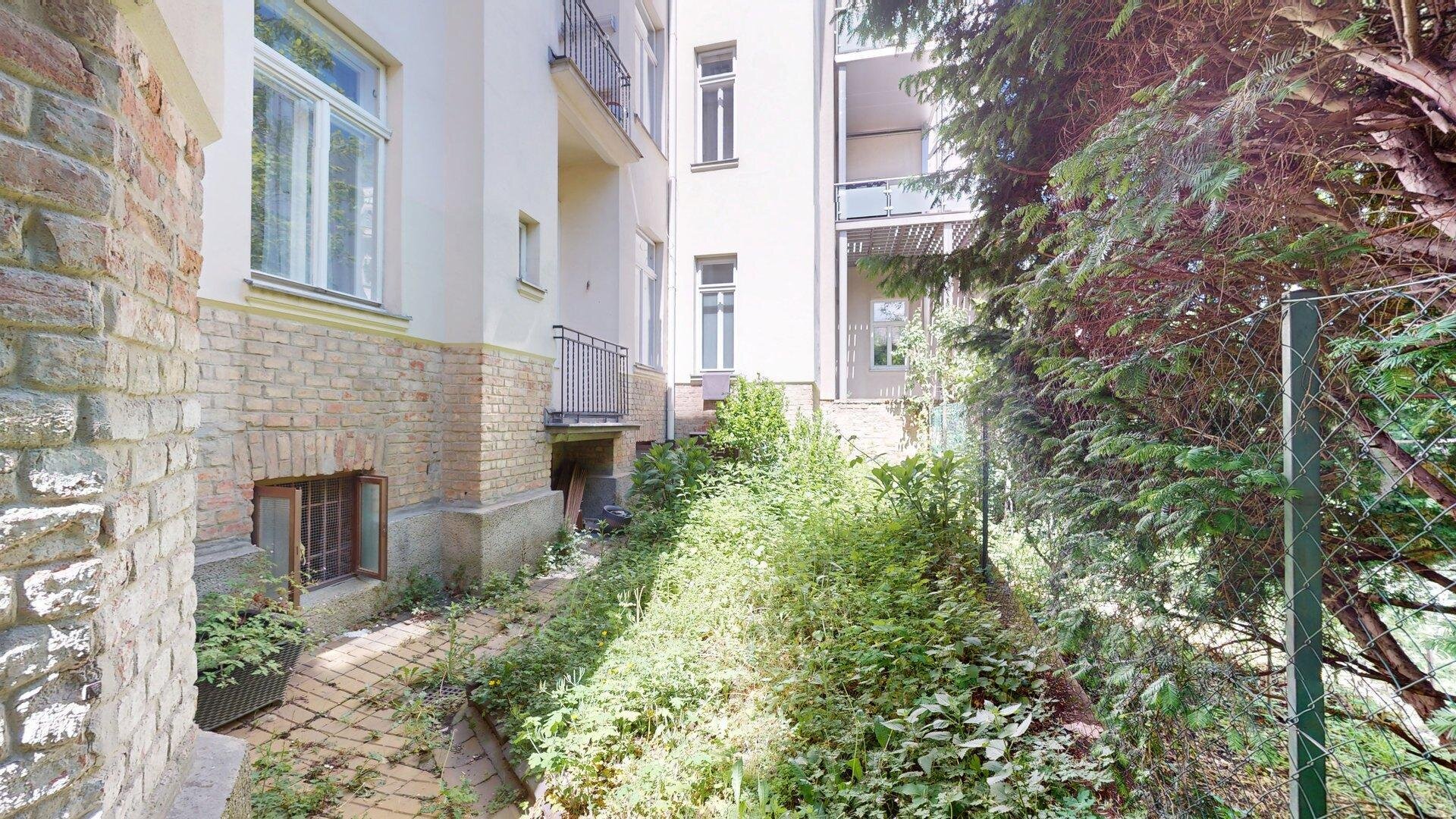 NÄHE SCHLOSS SCHÖNBRUNN | bestandasfreies Zinshaus mit 6 Wohneinheiten und ausbaufähigem Dachboden | Top Lage Alt-Penzing | ZELLMANN IMMOBILIEN