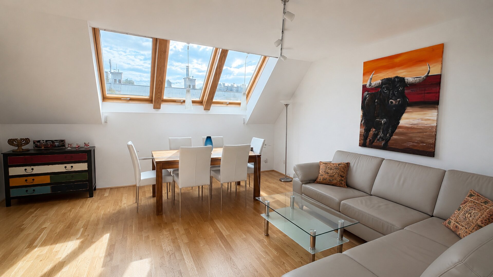 Stilvolles Dachgeschossjuwel mit Galerie und zwei Terrassen über den Dächern Wiens | ZELLMANN IMMOBILIEN