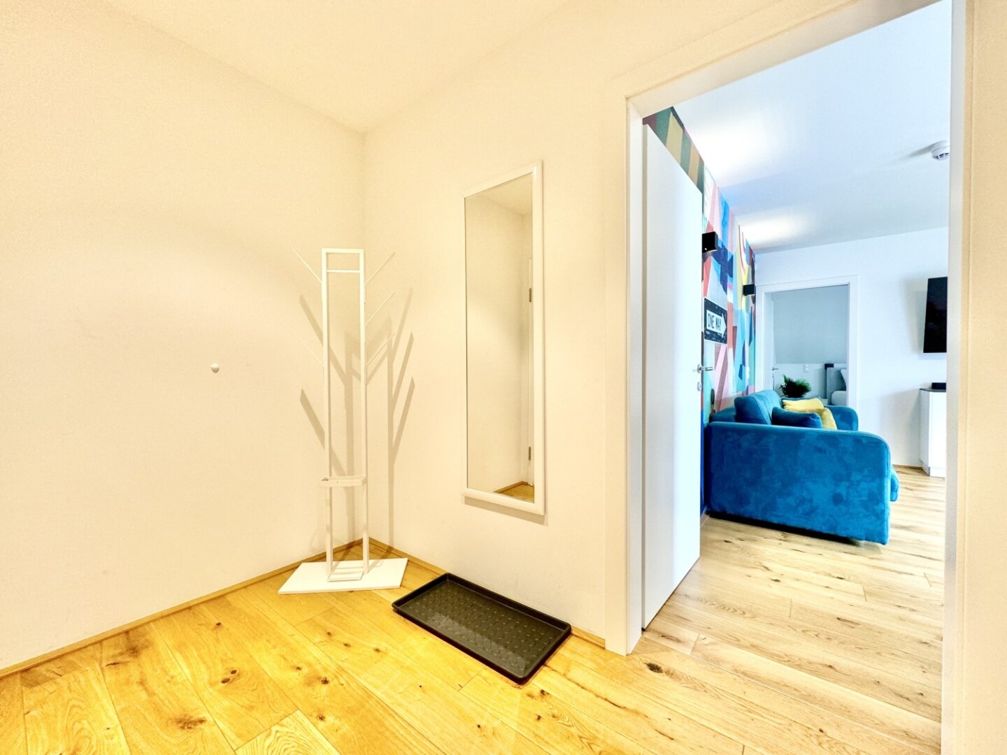 Stilvolle Dachgeschossresidenz mit hochwertiger Ausstattung und urbanem Wohnkomfort | ZELLMANN IMMOBILIEN